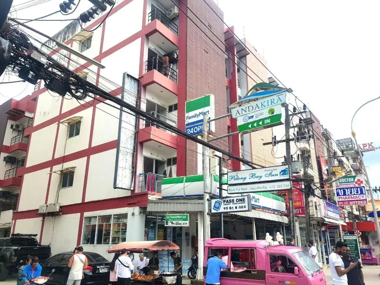 Property building in Patong Bay Inn Property building in Patong Bay Inn