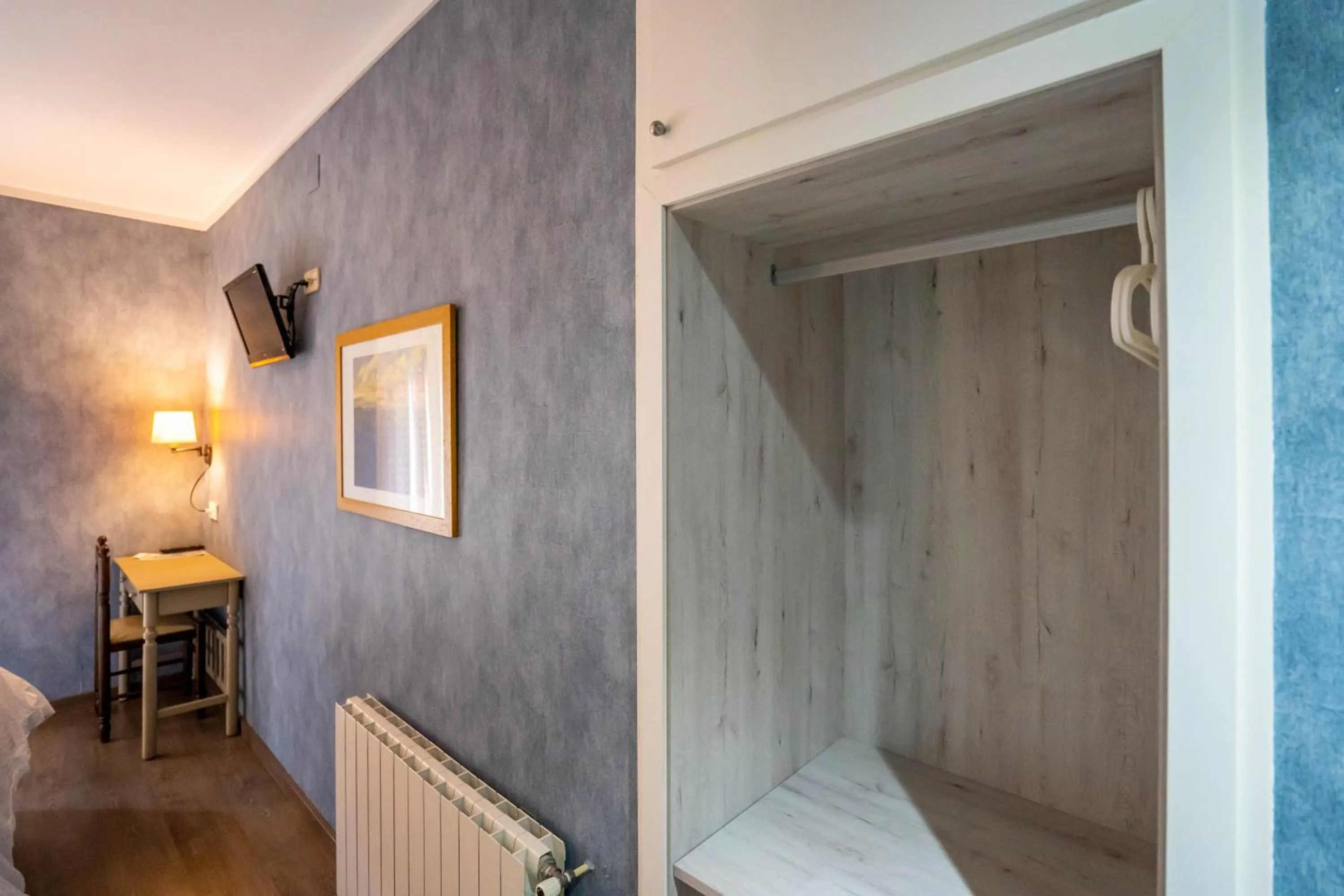 Photo of the whole room, Bed in Hotel Esteba