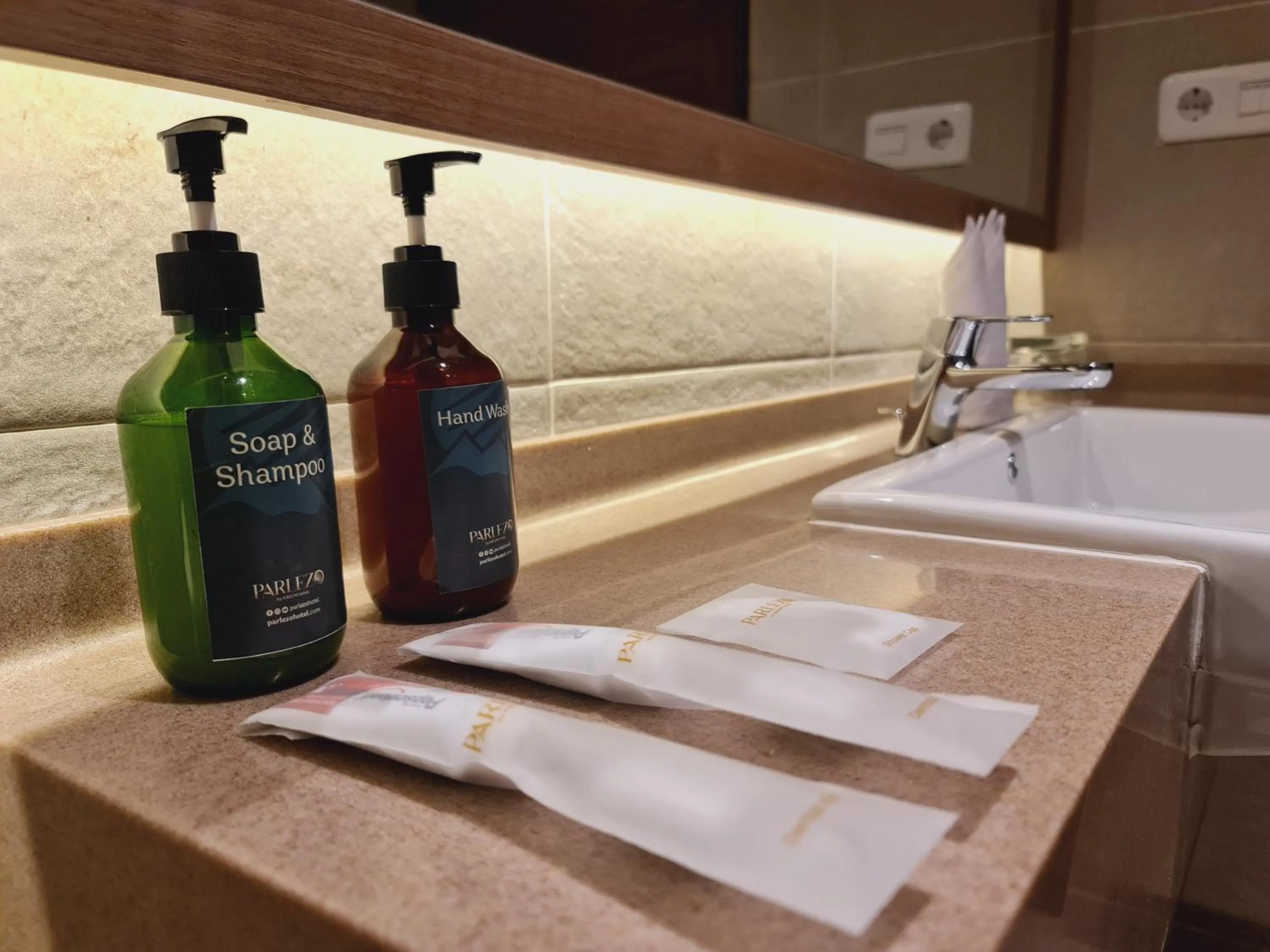 Bathroom in Parlezo by Kagum Hotels