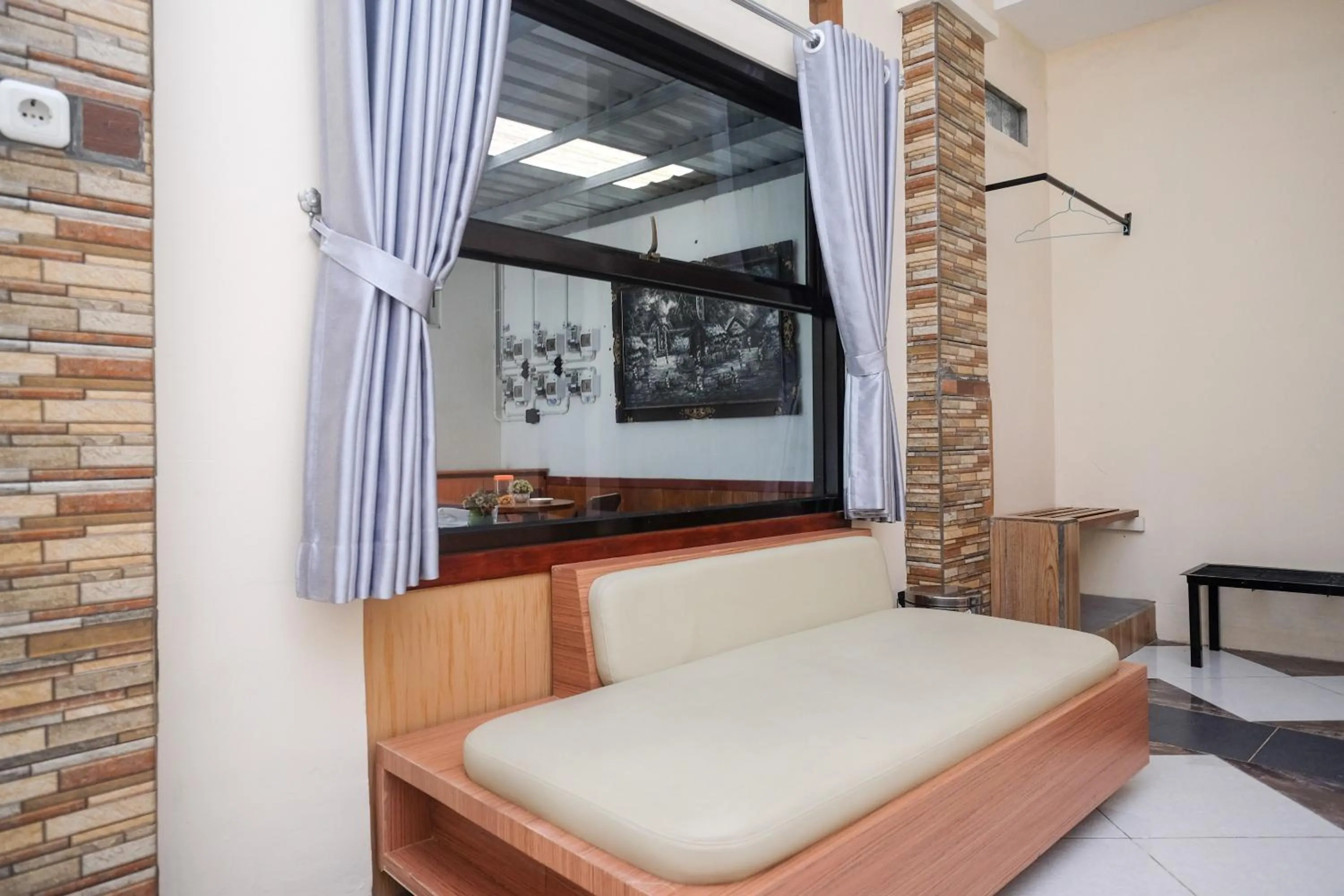 Bedroom, Bed in RedDoorz Syariah near Kampus UNSOED Purwokerto
