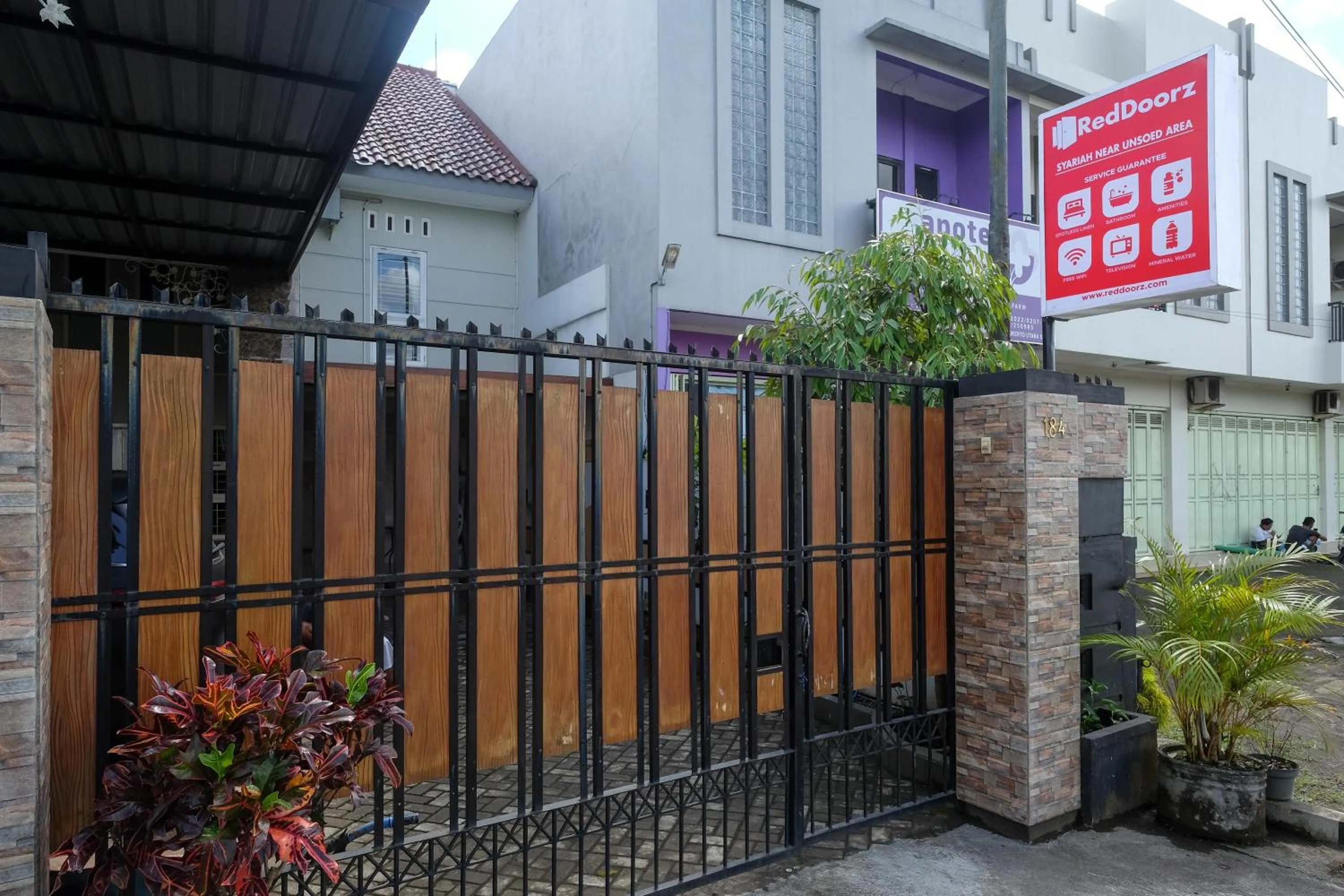 Property building in RedDoorz Syariah near Kampus UNSOED Purwokerto