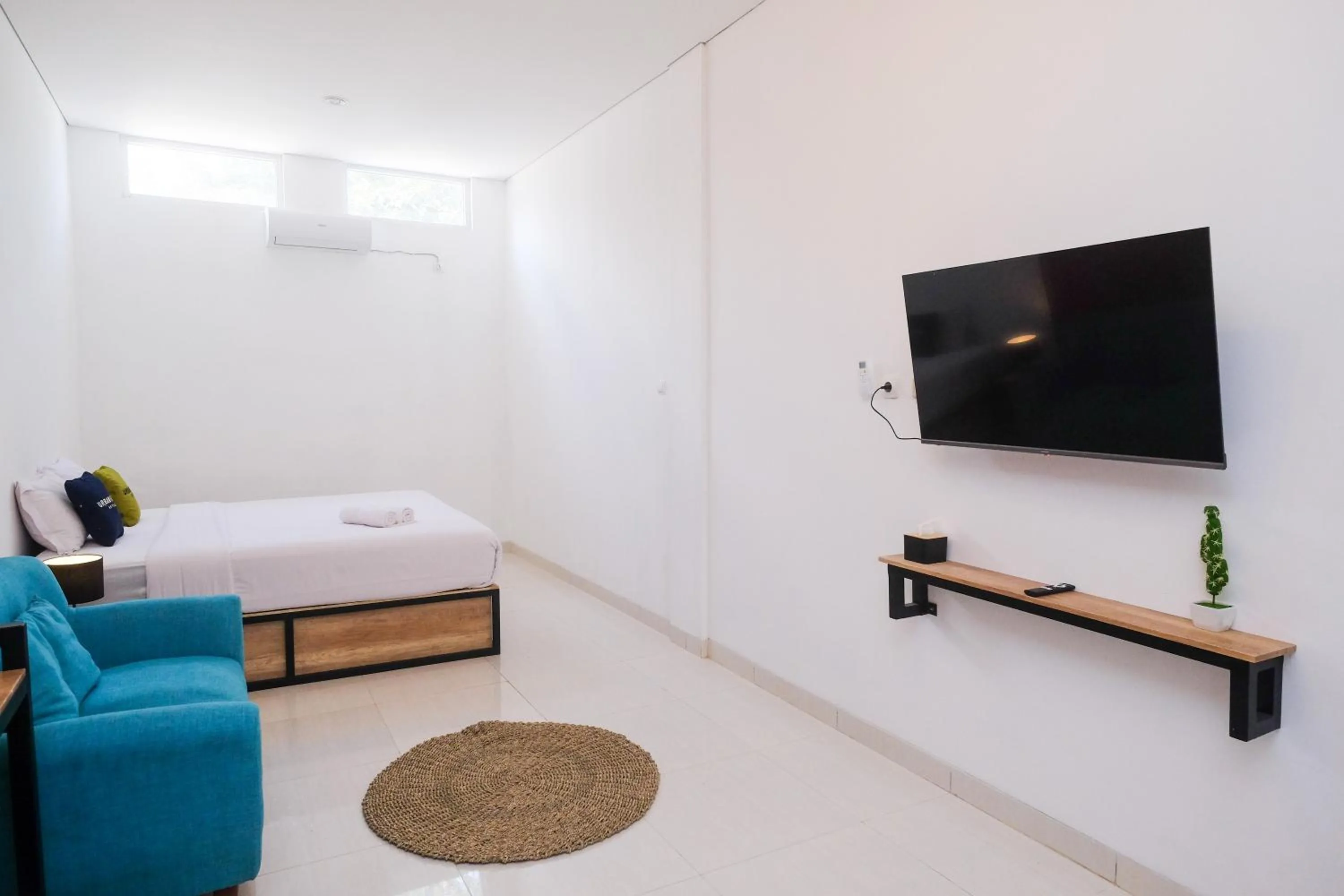 TV and multimedia, Bed in Urbanview Griya Kusumo Seturan Yogyakarta