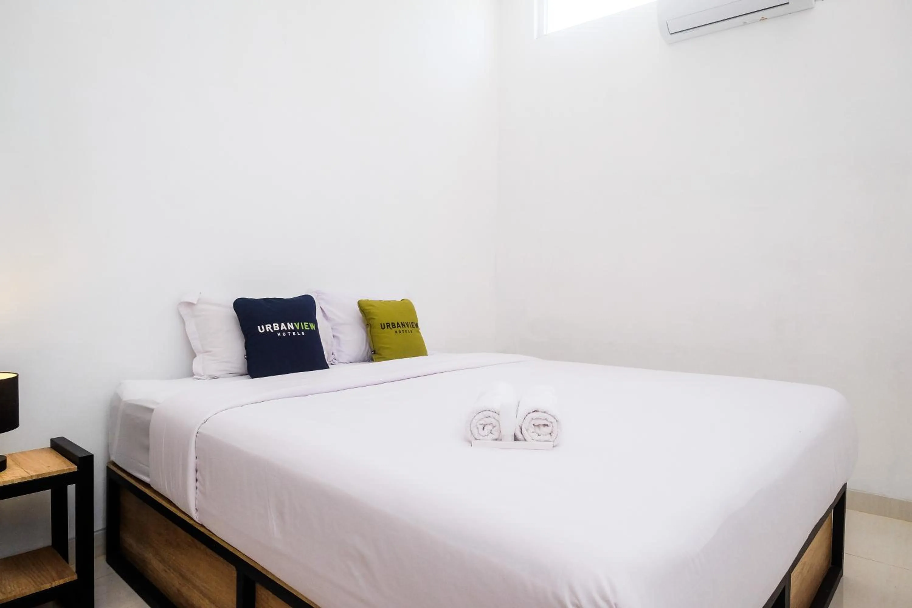 Bedroom, Bed in Urbanview Griya Kusumo Seturan Yogyakarta
