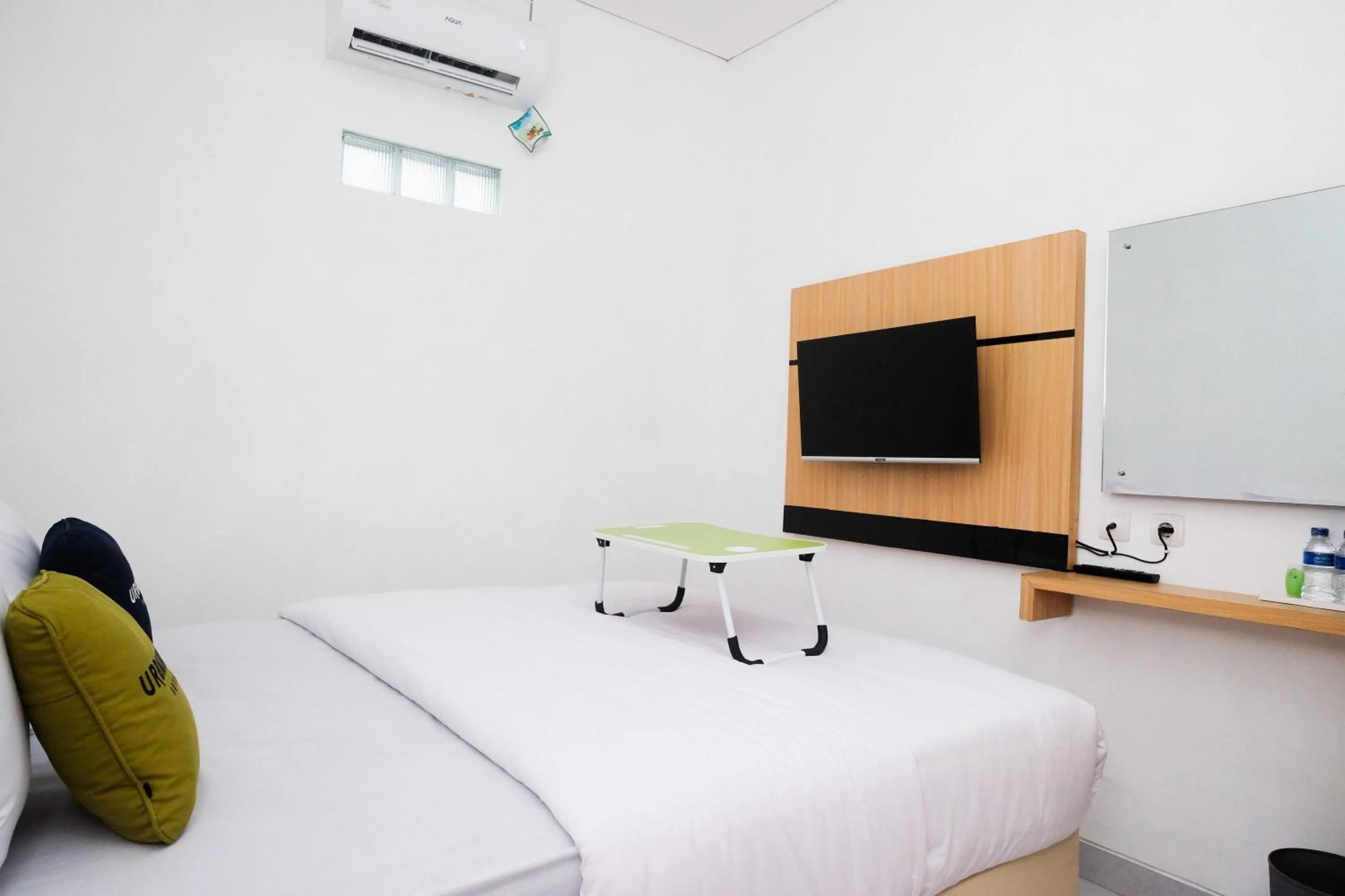 Bedroom, Bed in Urbanview Griya Kusumo Seturan Yogyakarta