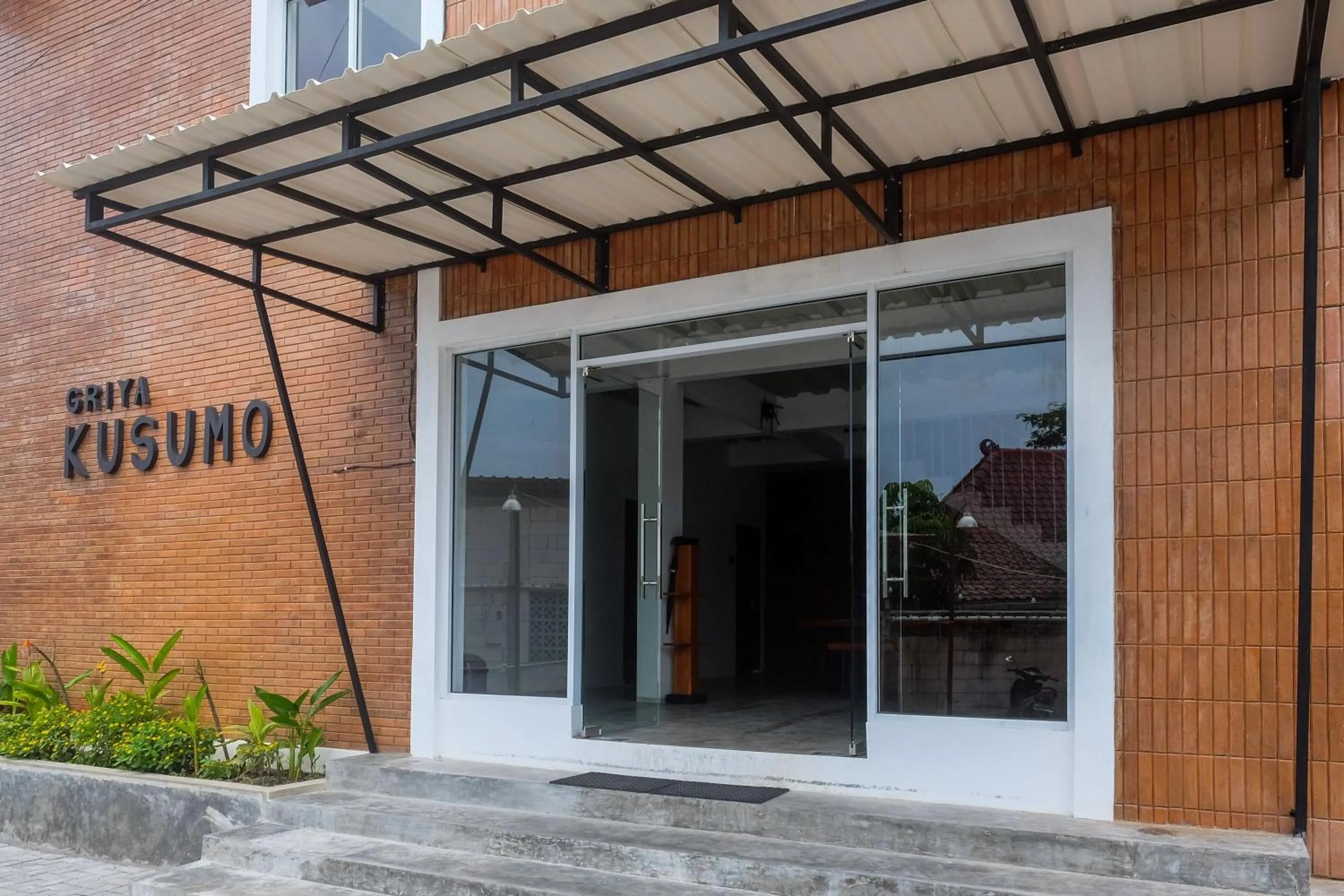 Facade/entrance in Urbanview Griya Kusumo Seturan Yogyakarta