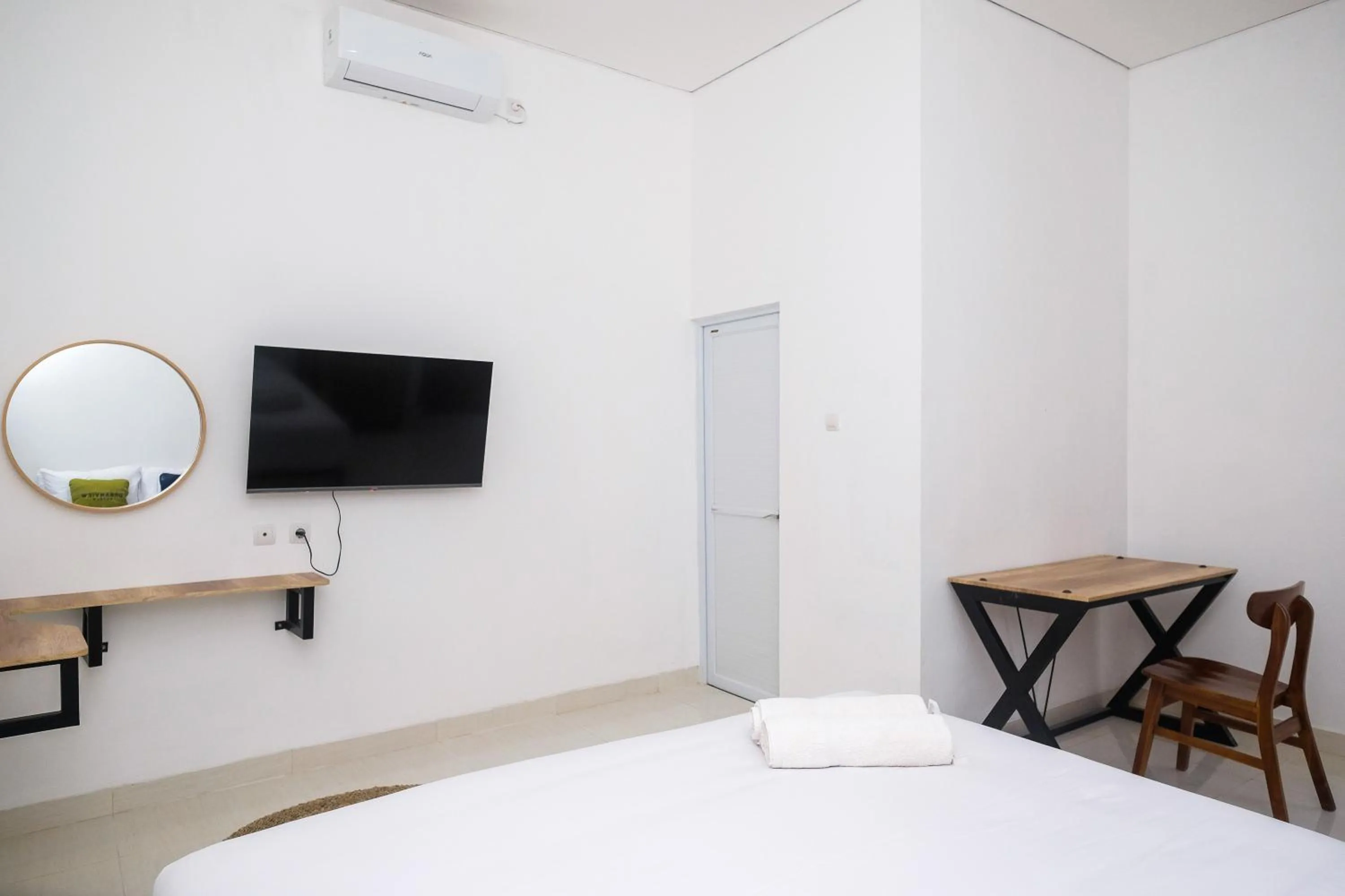 TV and multimedia, Bed in Urbanview Griya Kusumo Seturan Yogyakarta