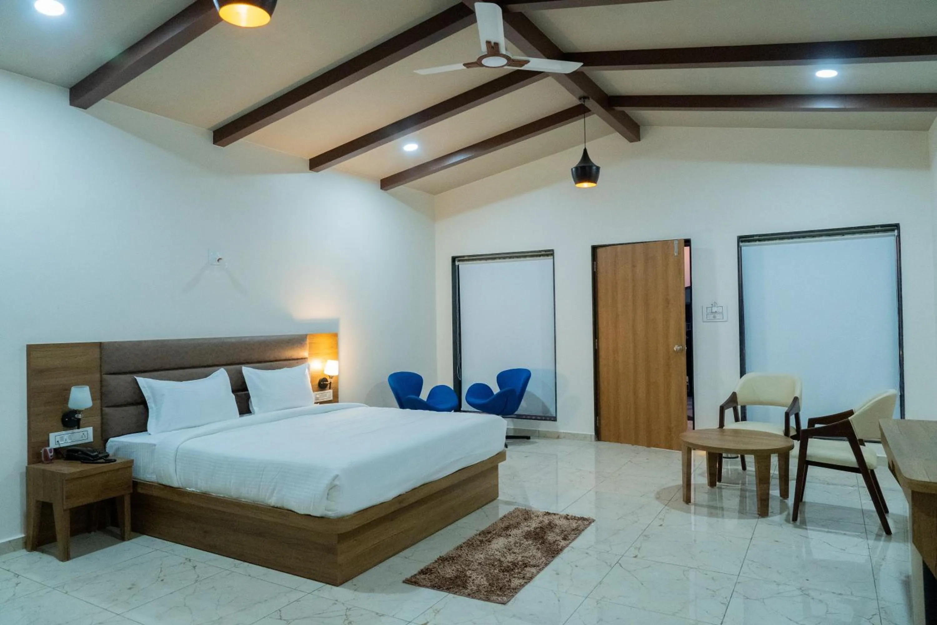 Bed in Flamingo Club and Resort Una 3 Km Away from Diu Check Post