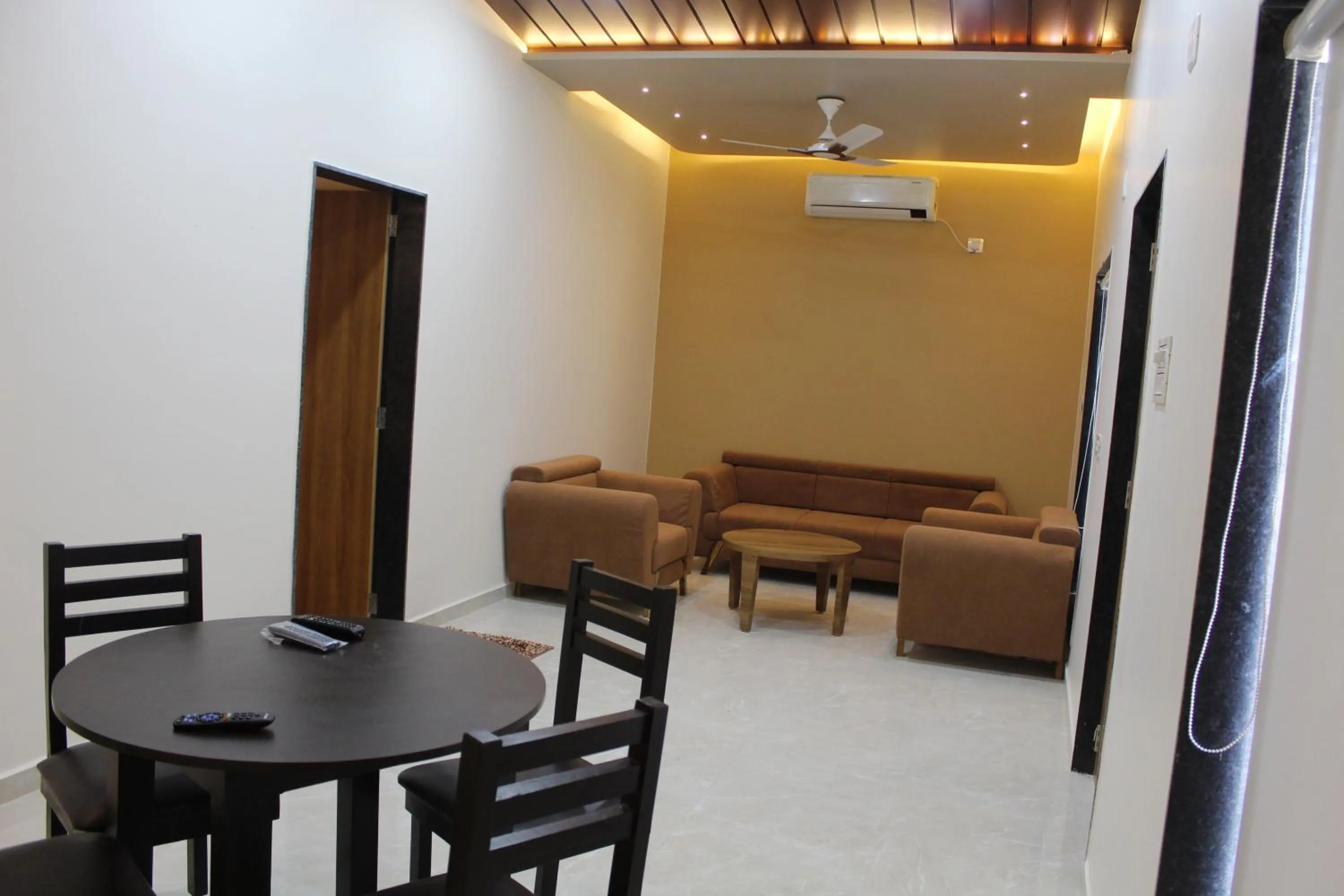 Living room in Flamingo Club and Resort Una 3 Km Away from Diu Check Post