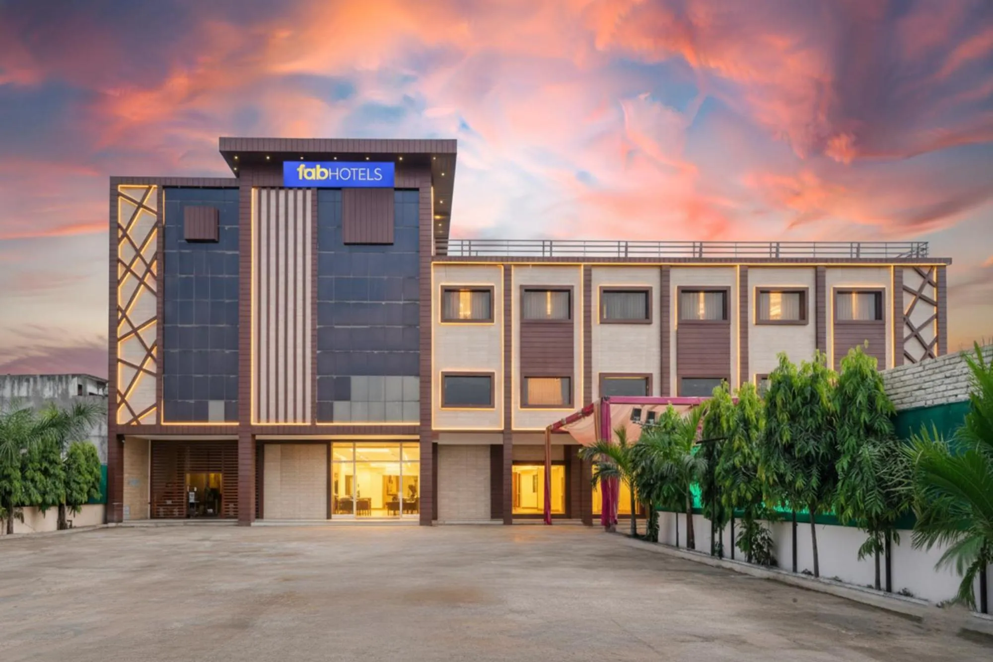 Facade/entrance in FabHotel Palm Bliss