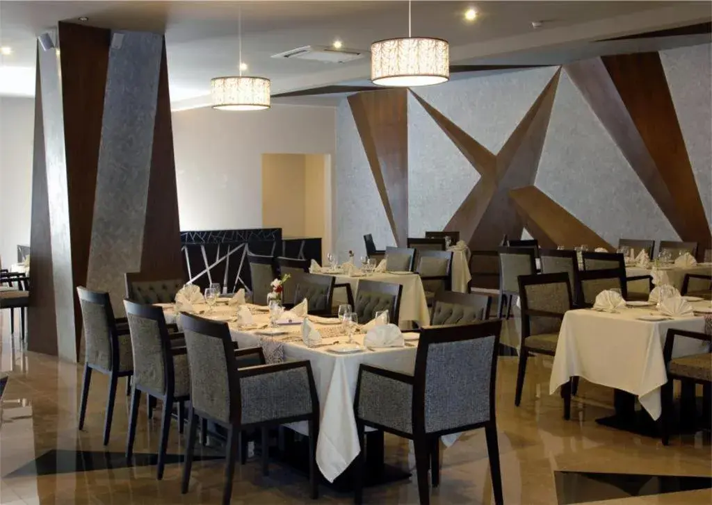 Restaurant/places to eat in West Inn Hotel Faisalabad Restaurant/places to eat in West Inn Hotel Faisalabad