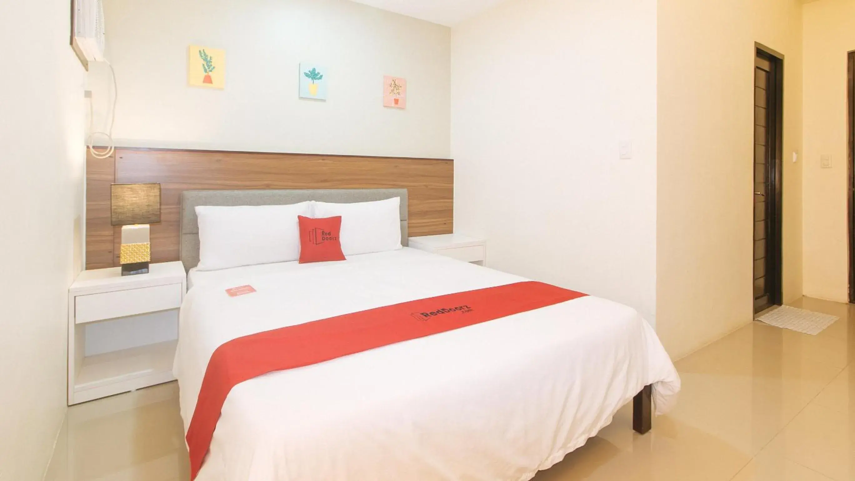 RedDoorz @ Leoncia Apartelle Mandaue City RedDoorz @ Leoncia Apartelle Mandaue City