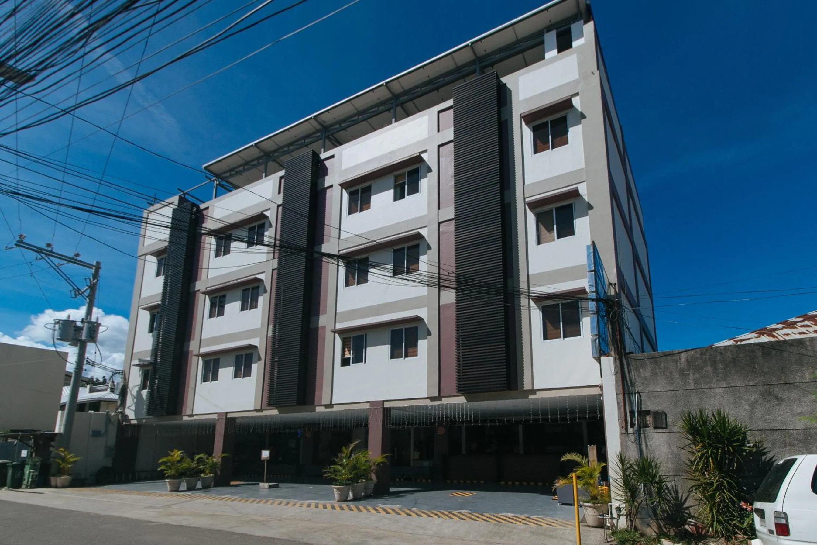 Property building in RedDoorz @ Leoncia Apartelle Mandaue City