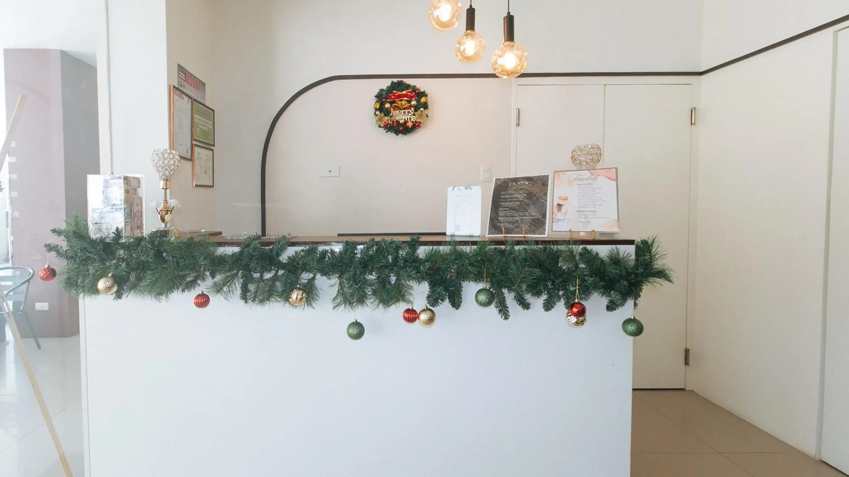 Lobby or reception in RedDoorz @ Leoncia Apartelle Mandaue City Lobby or reception in RedDoorz @ Leoncia Apartelle Mandaue City