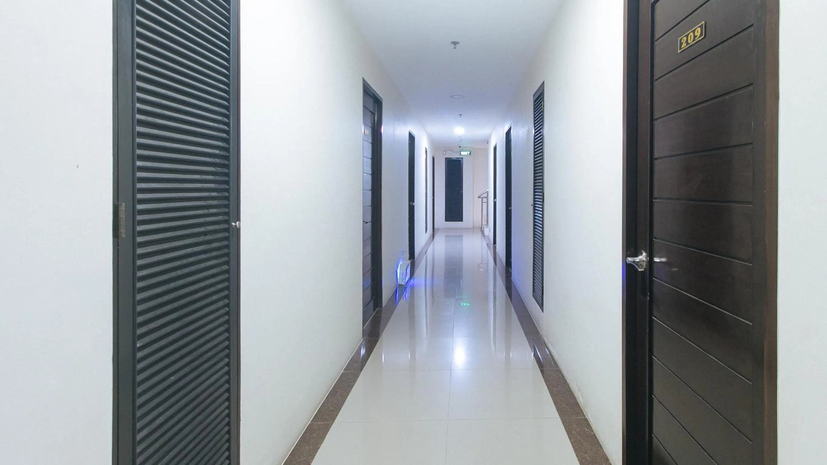 Area and facilities in RedDoorz @ Leoncia Apartelle Mandaue City