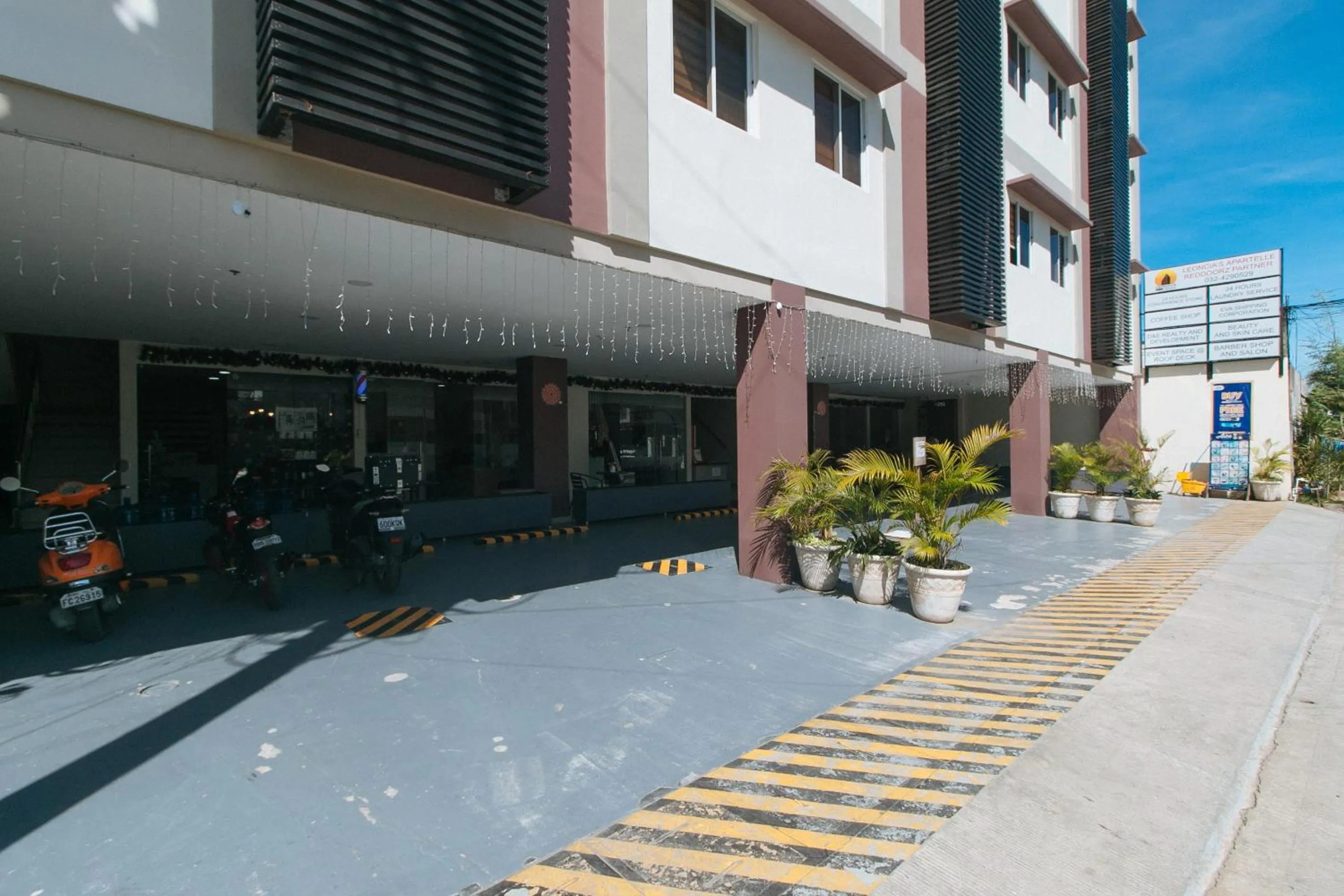 Property building in RedDoorz @ Leoncia Apartelle Mandaue City