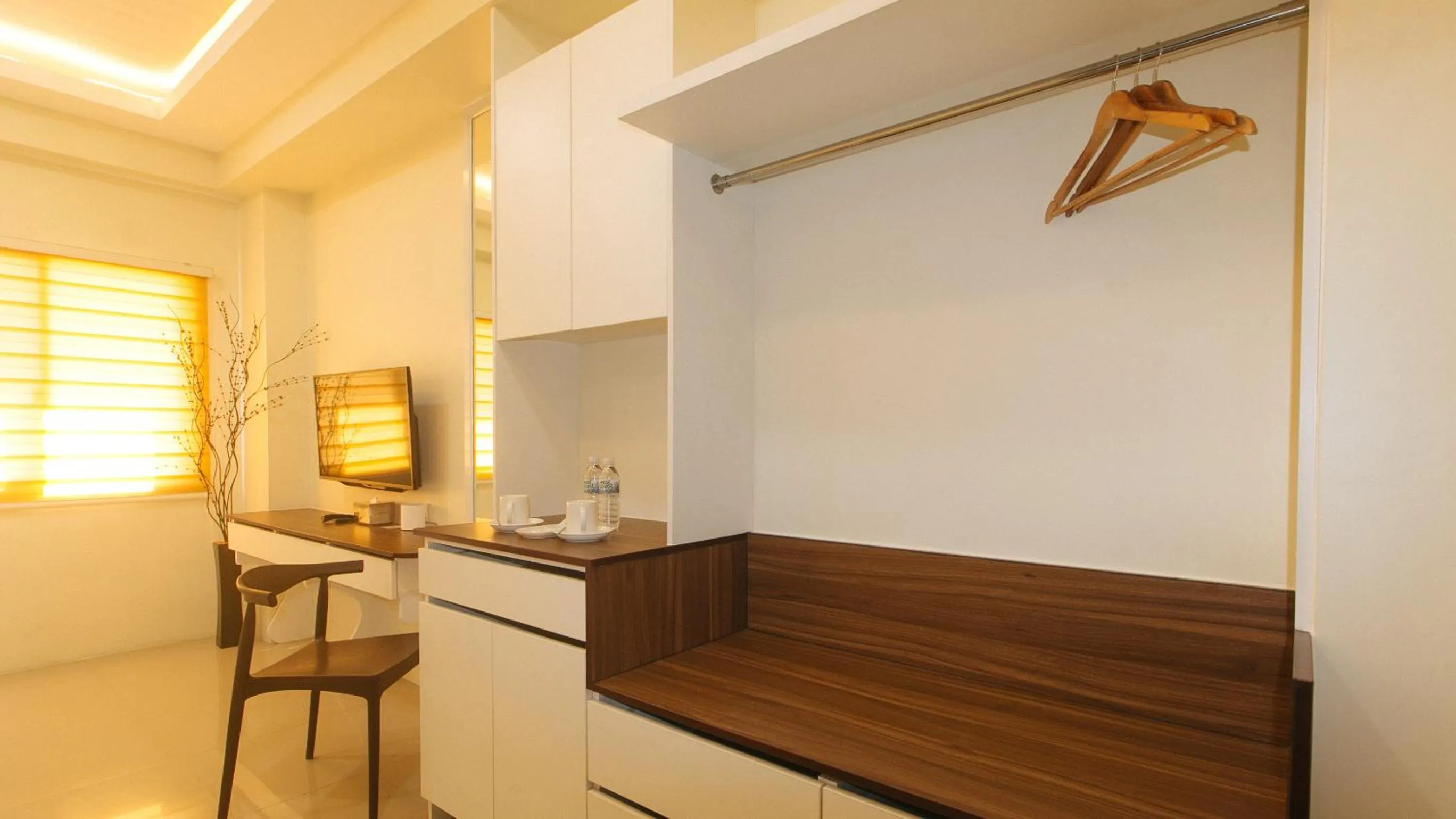 TV and multimedia in RedDoorz @ Leoncia Apartelle Mandaue City