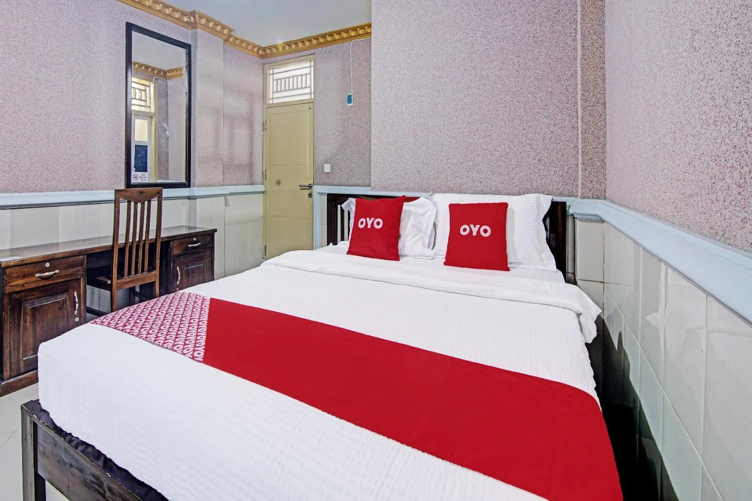 Bedroom, Bed in Hotel O Padang City Center Near Gunung Padang Formerly Hotel Fitriaendika Bedroom, Bed in Hotel O Padang City Center Near Gunung Padang Formerly Hotel Fitriaendika