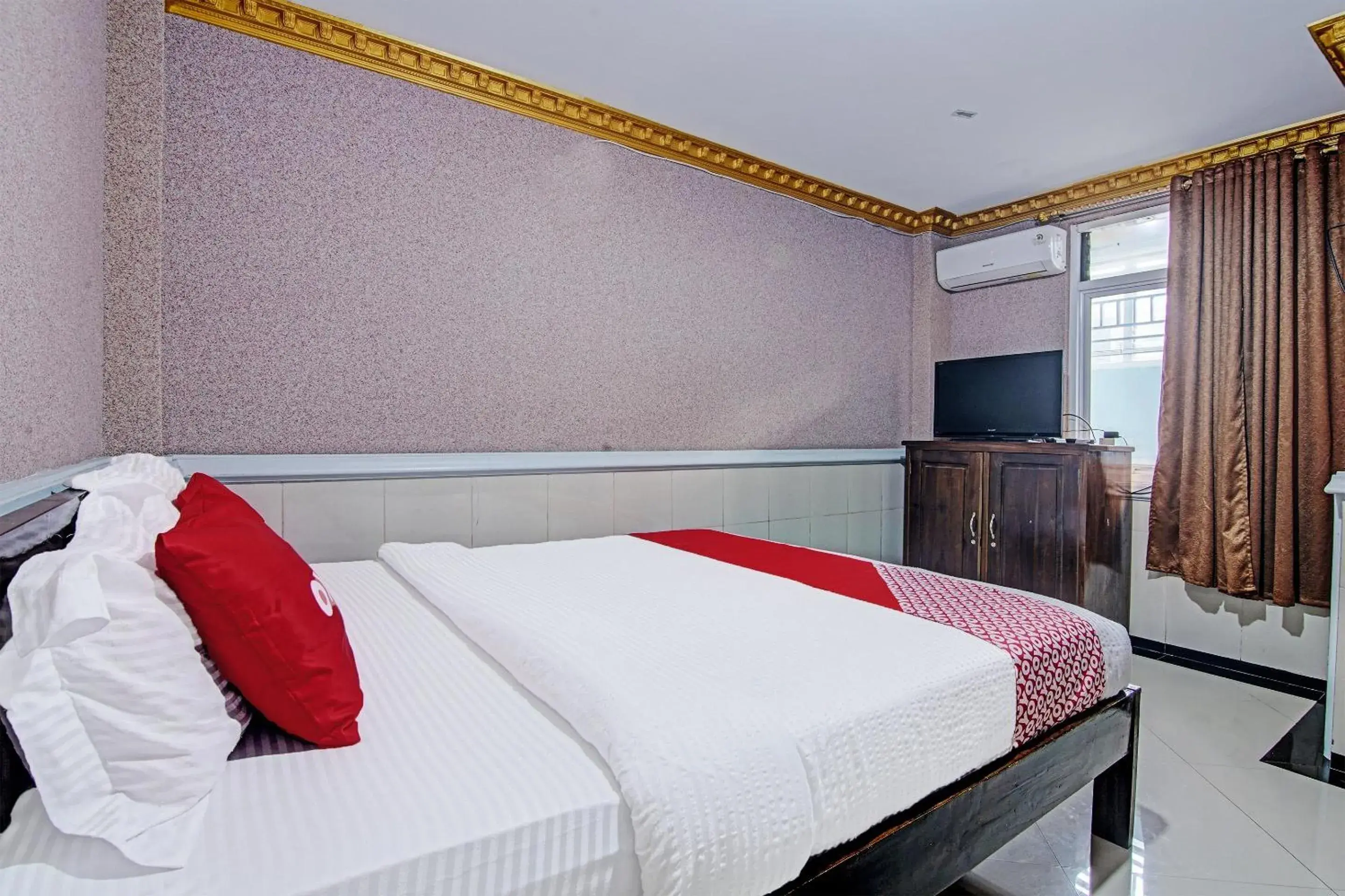 Bedroom, Bed in Hotel O Padang City Center Near Gunung Padang Formerly Hotel Fitriaendika Bedroom, Bed in Hotel O Padang City Center Near Gunung Padang Formerly Hotel Fitriaendika