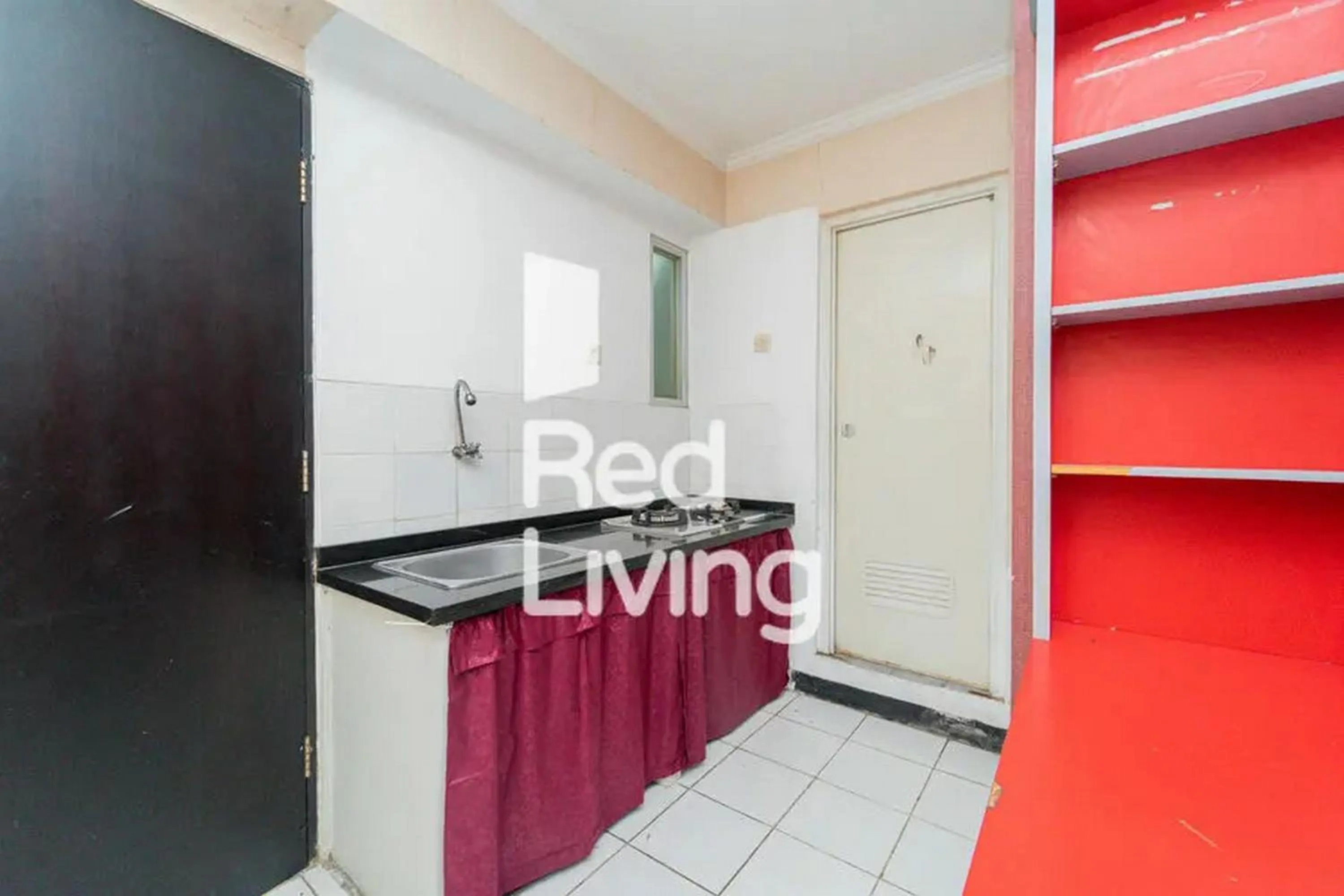 kitchen in RedLiving Apartemen Sentra Timur Residence - Myroom id Tower Green
