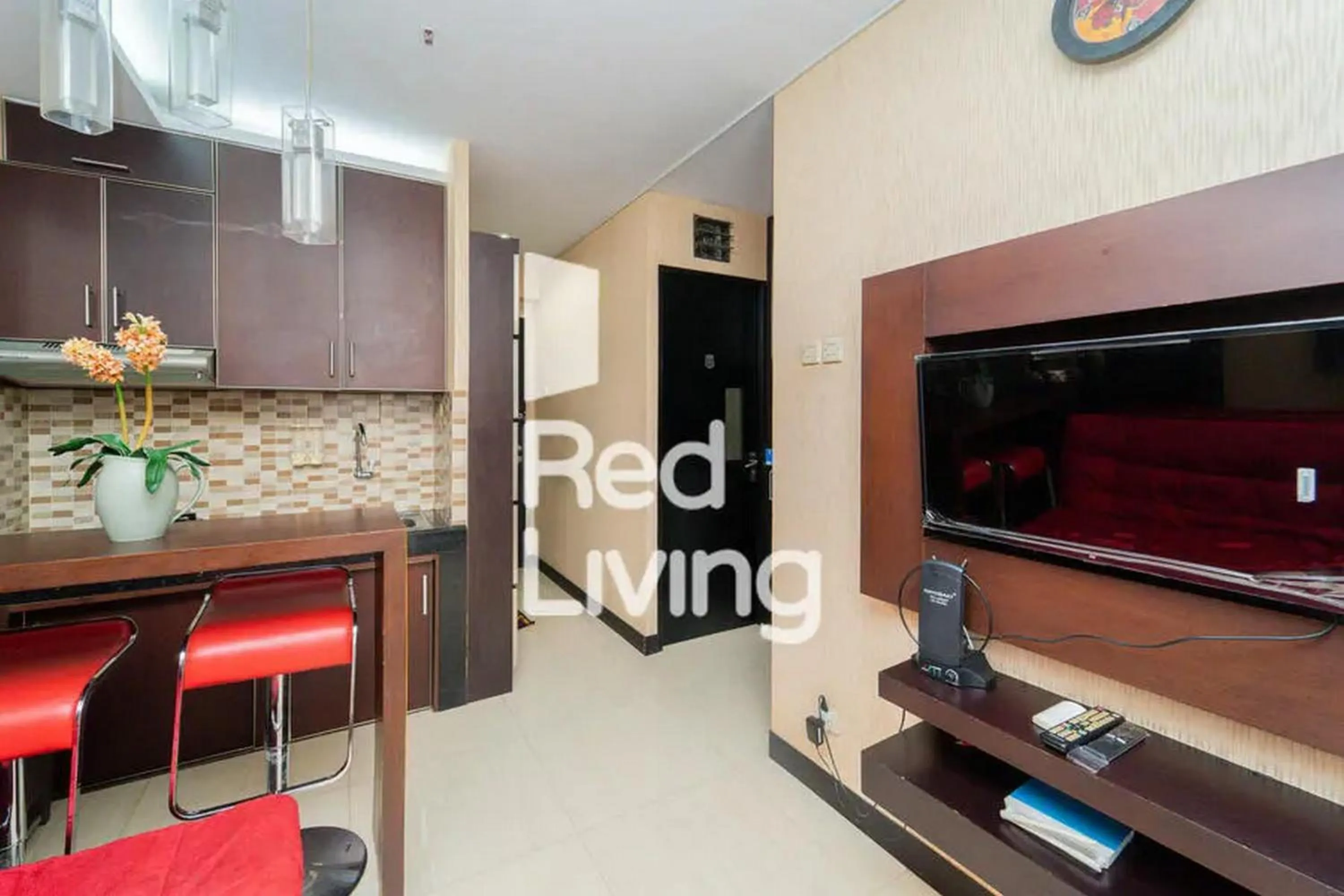 Communal lounge/ TV room in RedLiving Apartemen Sentra Timur Residence - Myroom id Tower Green