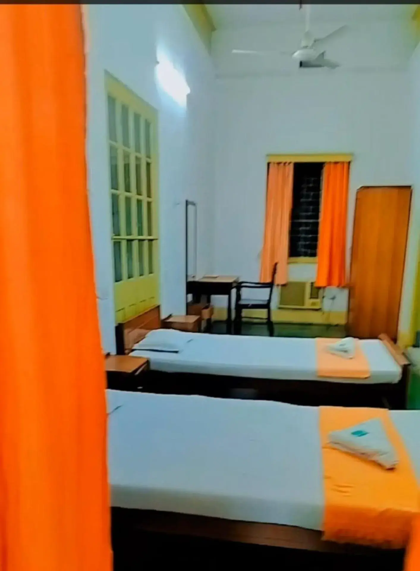 Standard Double Room in YWCA GALLWAY GUEST HOUSE Standard Double Room in YWCA GALLWAY GUEST HOUSE