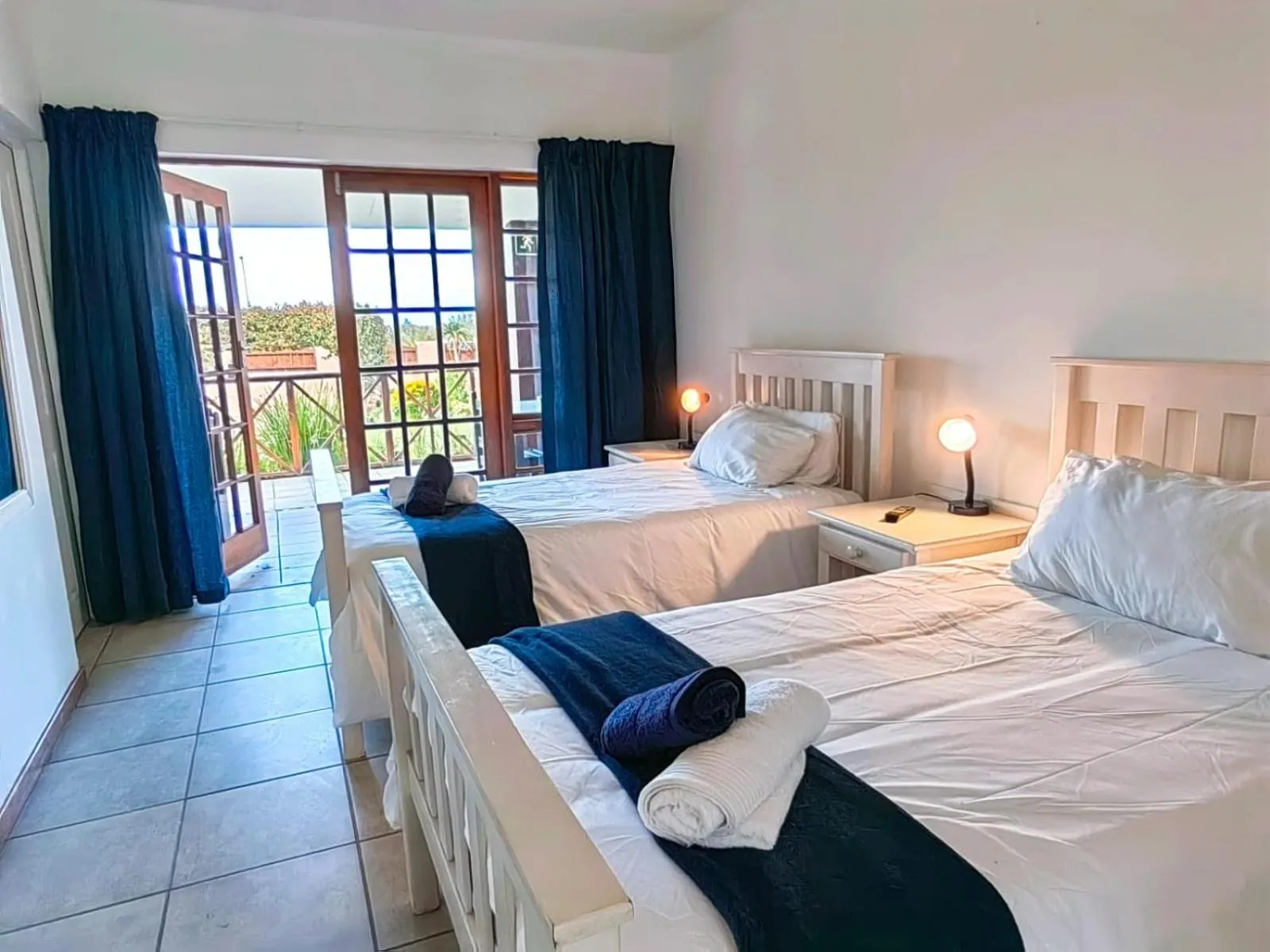 Classic Twin Room in Aviators Paradise Guest House