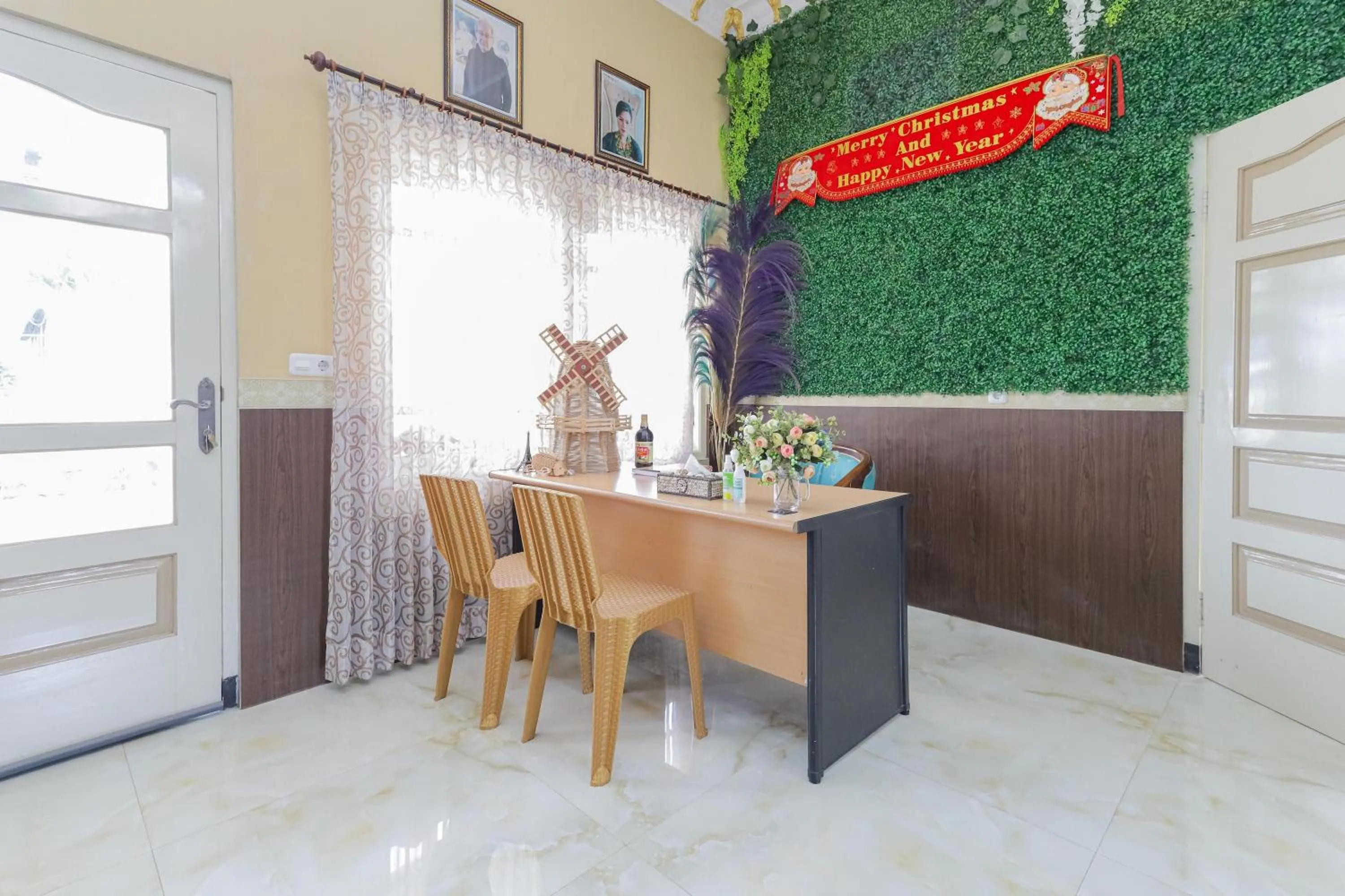 Lobby or reception in RedDoorz Plus @ Villa Bontes Batu