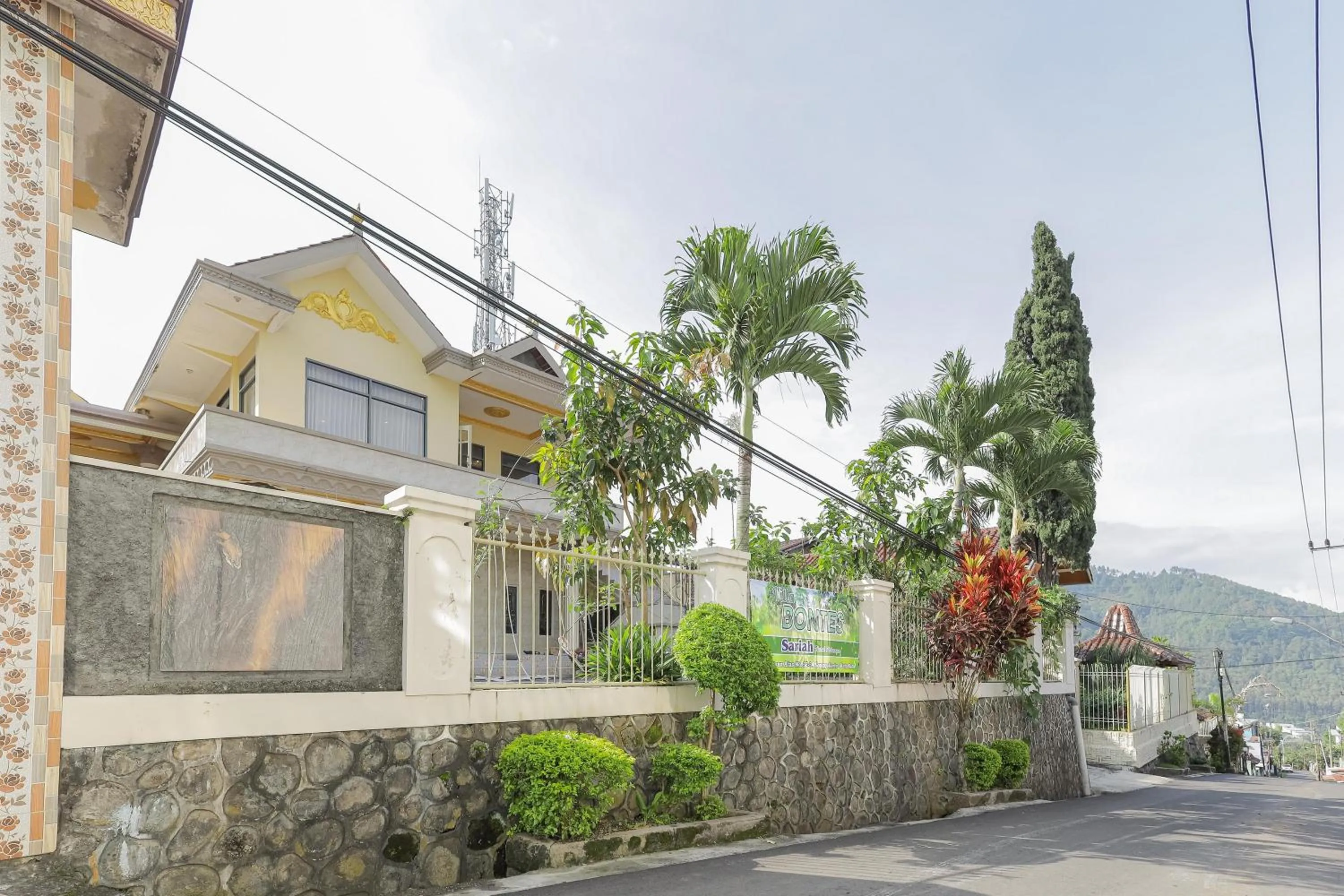 Property building in RedDoorz Plus @ Villa Bontes Batu