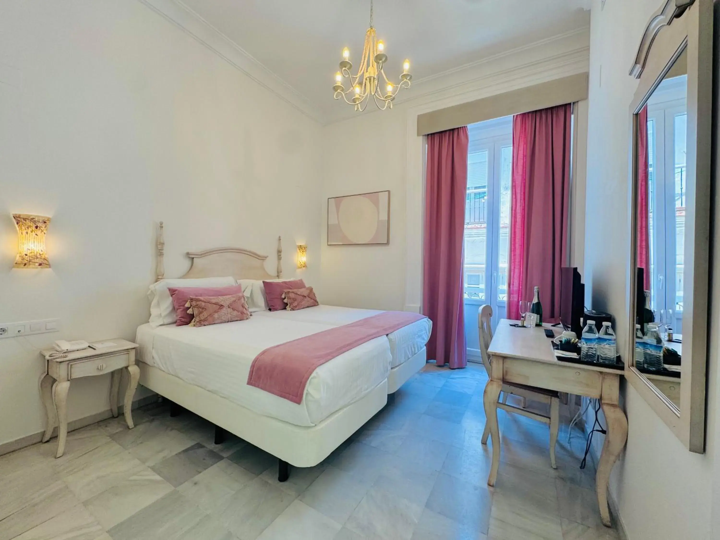 Hotel Boutique Las Cortes De Cádiz Hotel Boutique Las Cortes De Cádiz