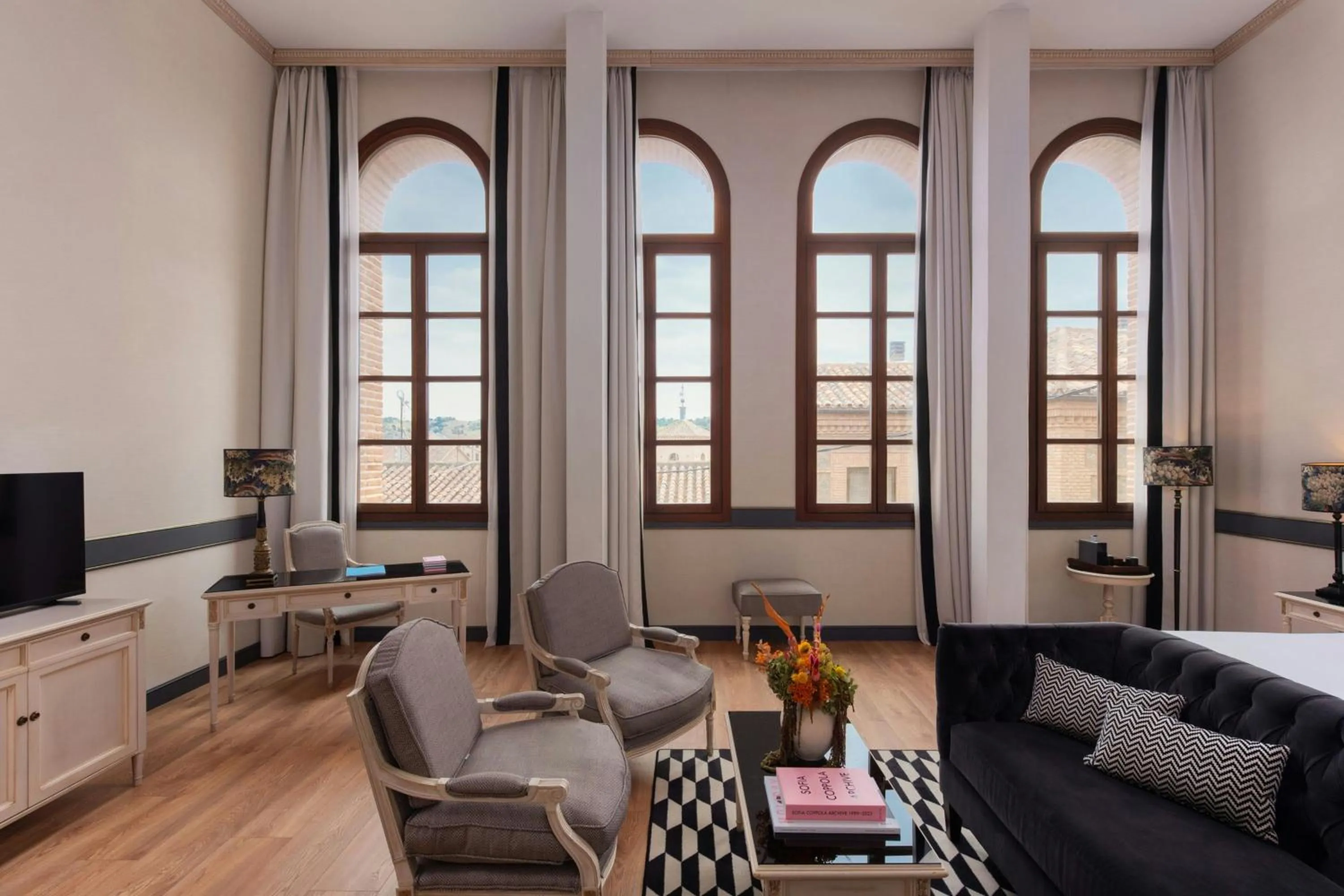 Photo of the whole room in Eugenia de Montijo, Autograph Collection