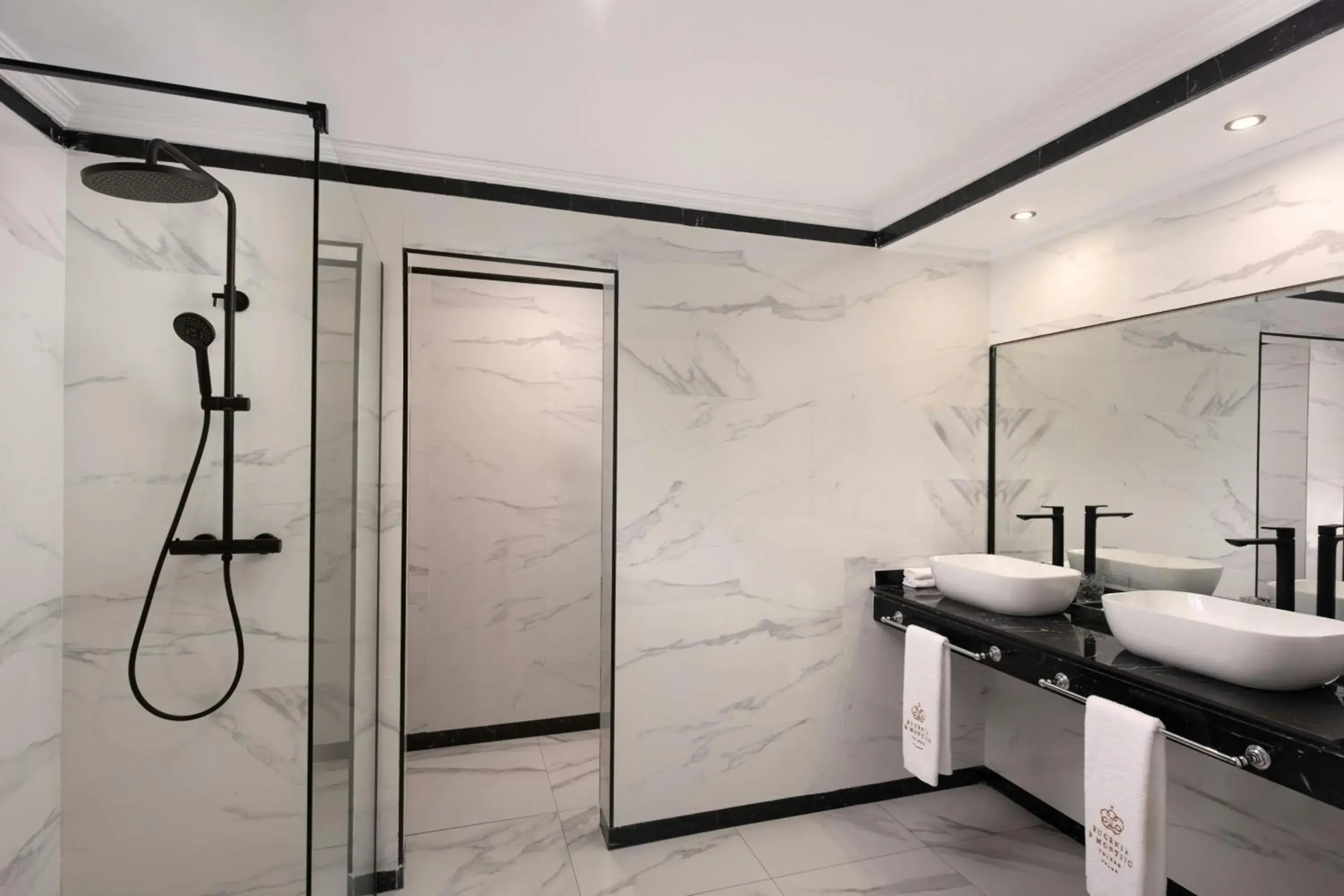 Bathroom in Eugenia de Montijo, Autograph Collection Bathroom in Eugenia de Montijo, Autograph Collection