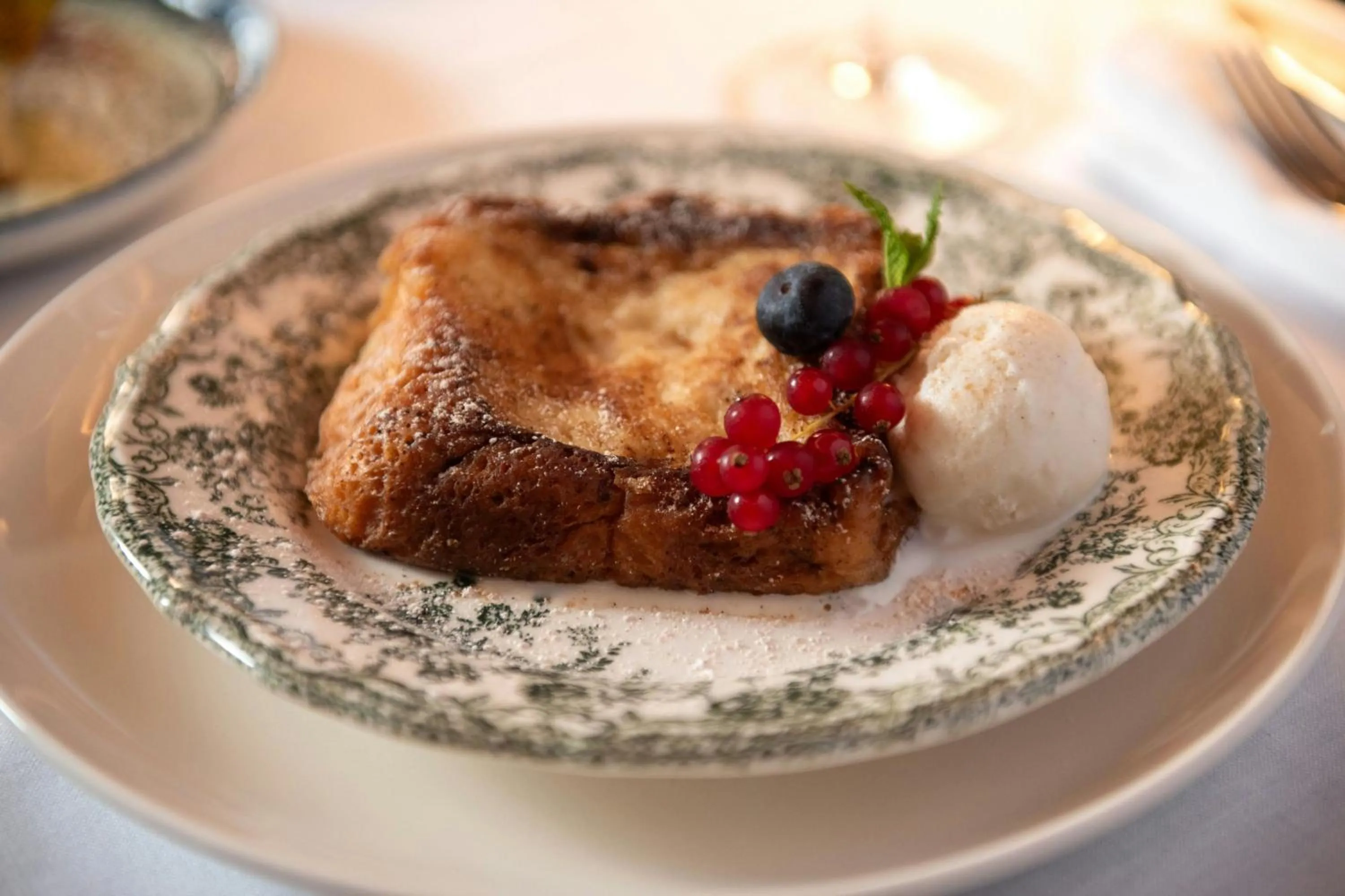 Restaurant/places to eat in Eugenia de Montijo, Autograph Collection