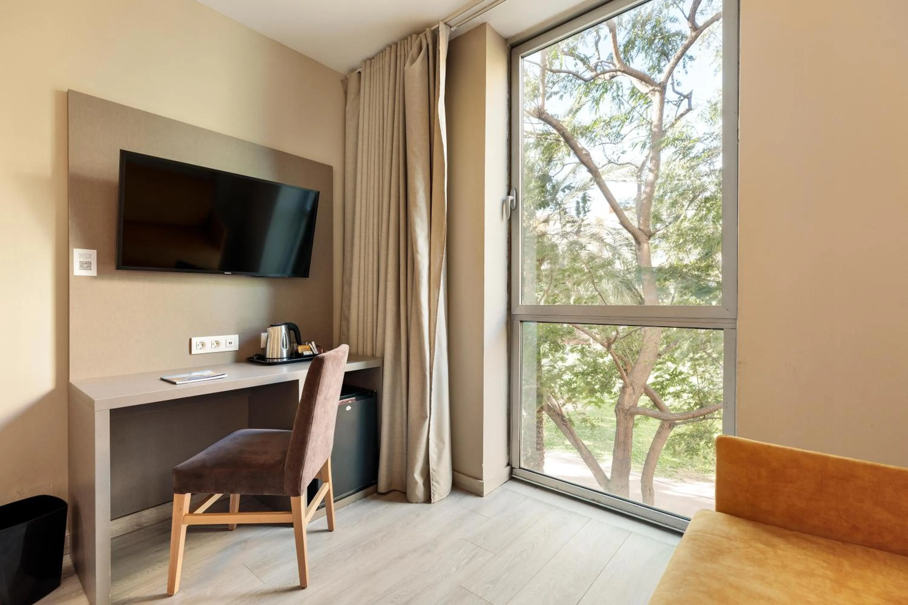 Photo of the whole room in Hotel Best Front Maritim