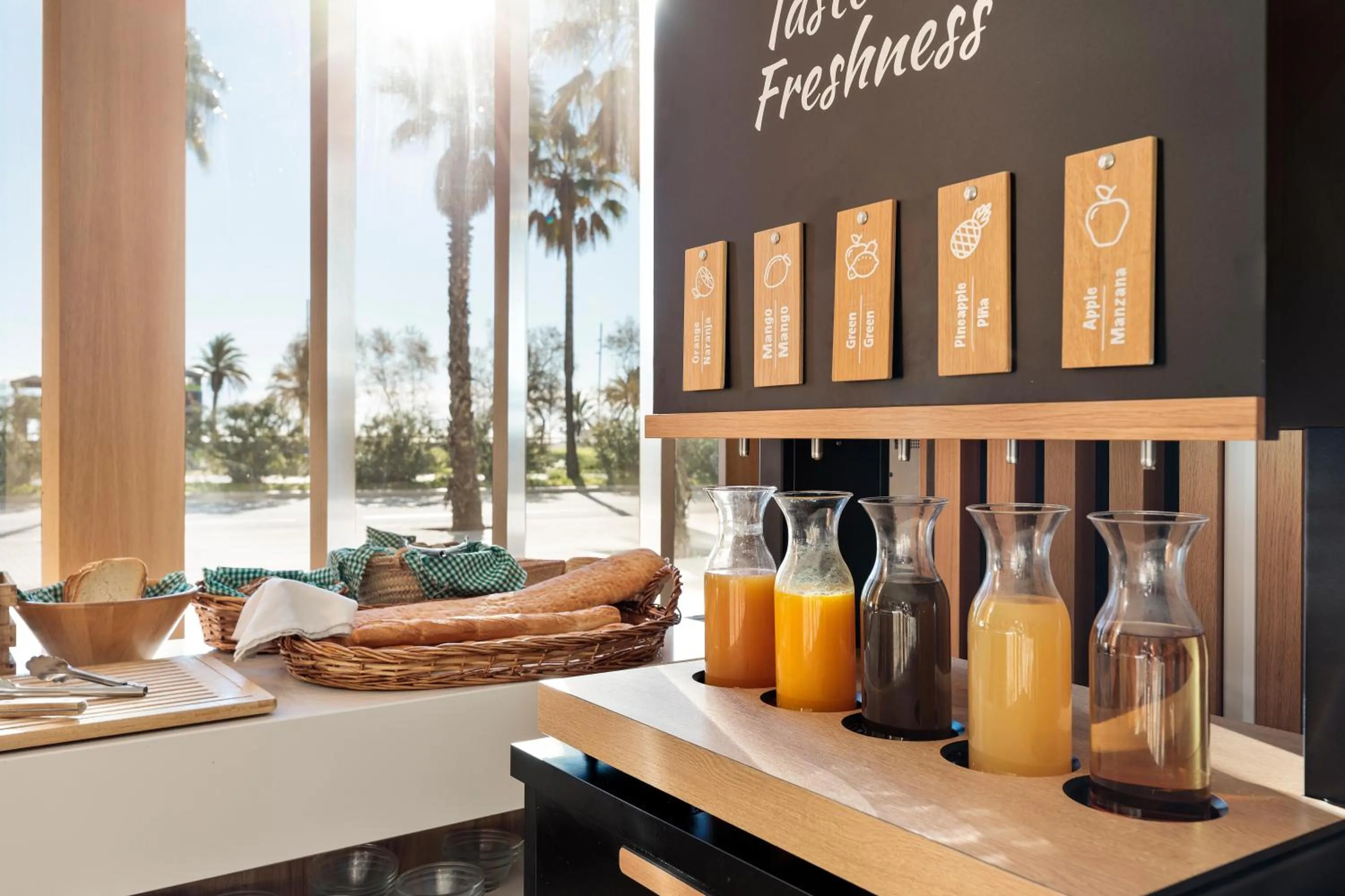 Restaurant/places to eat in Hotel Best Front Maritim