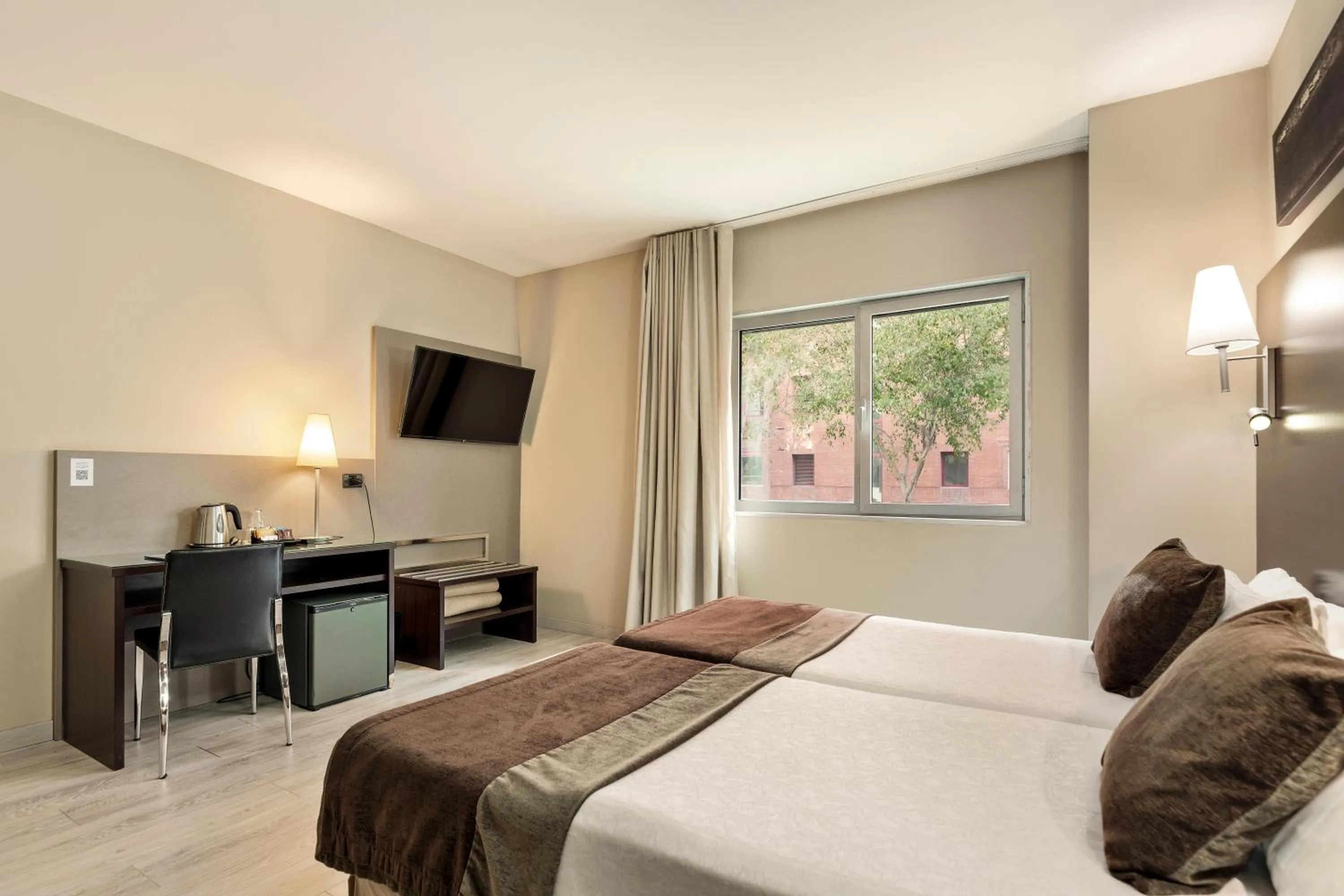 Photo of the whole room, Bed in Hotel Best Front Maritim