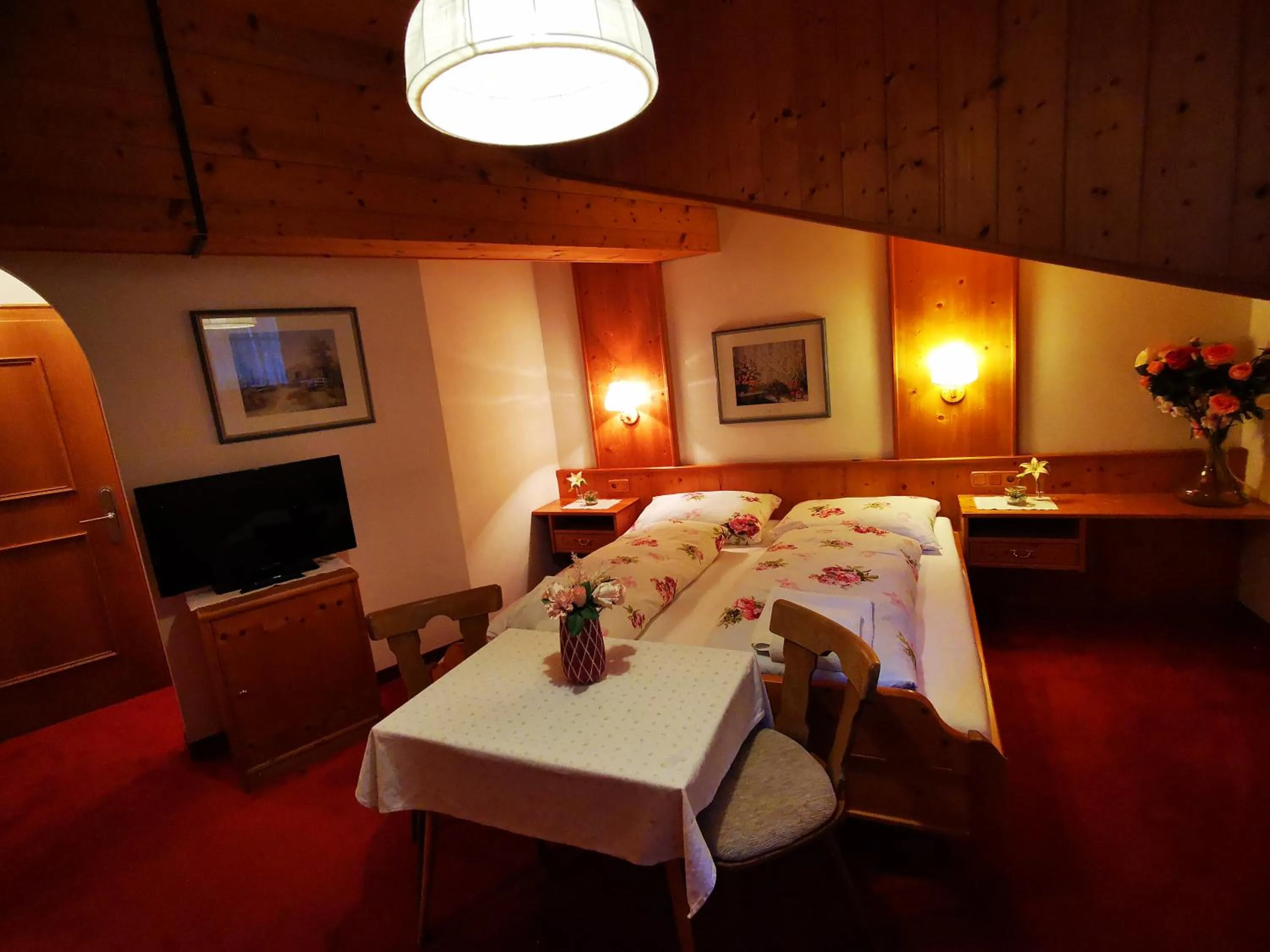 Photo of the whole room in Gasthof Geronimo