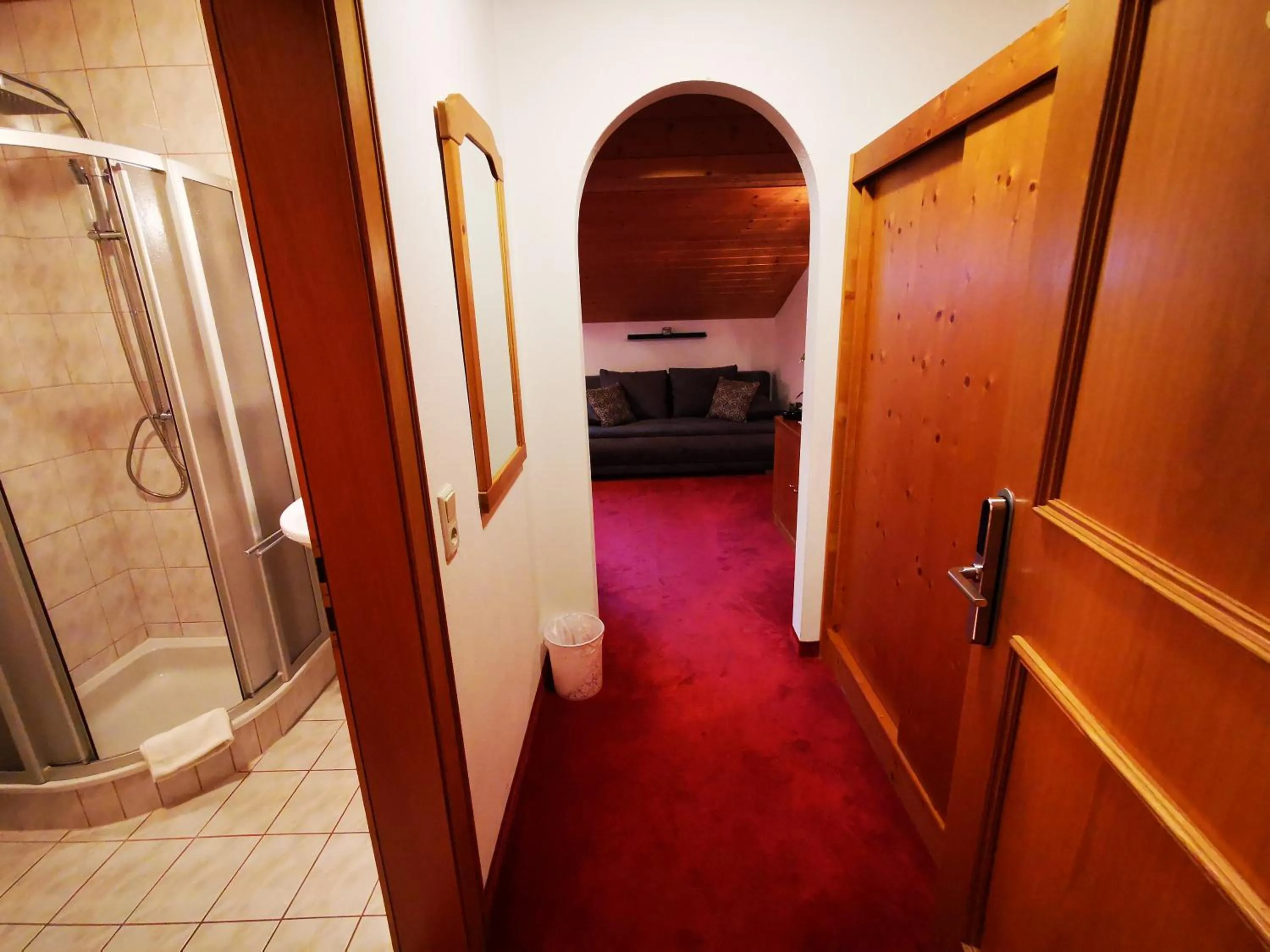 Bathroom, Bed in Gasthof Geronimo