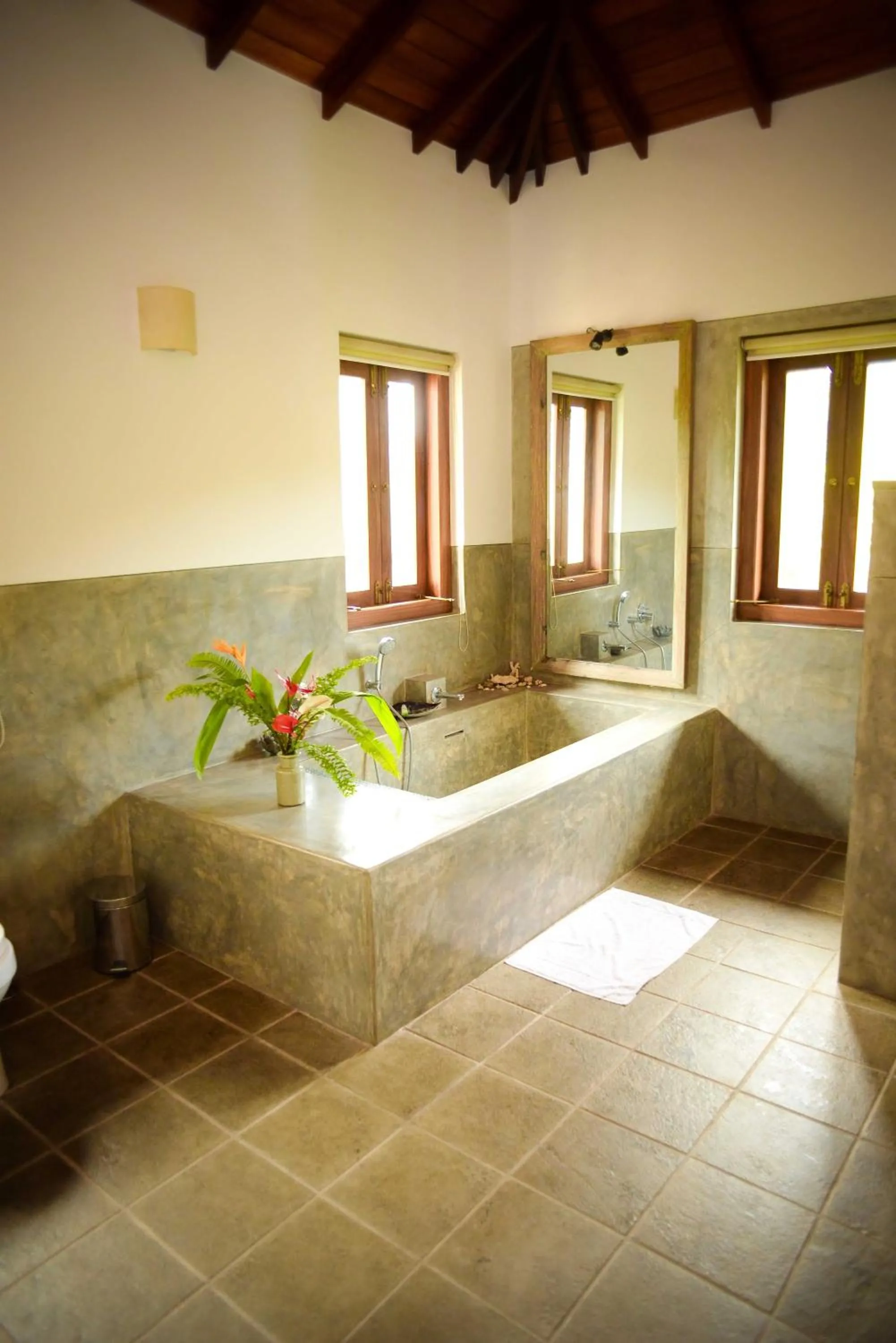 Bath in Kingfisher Bamboo Garden Villa