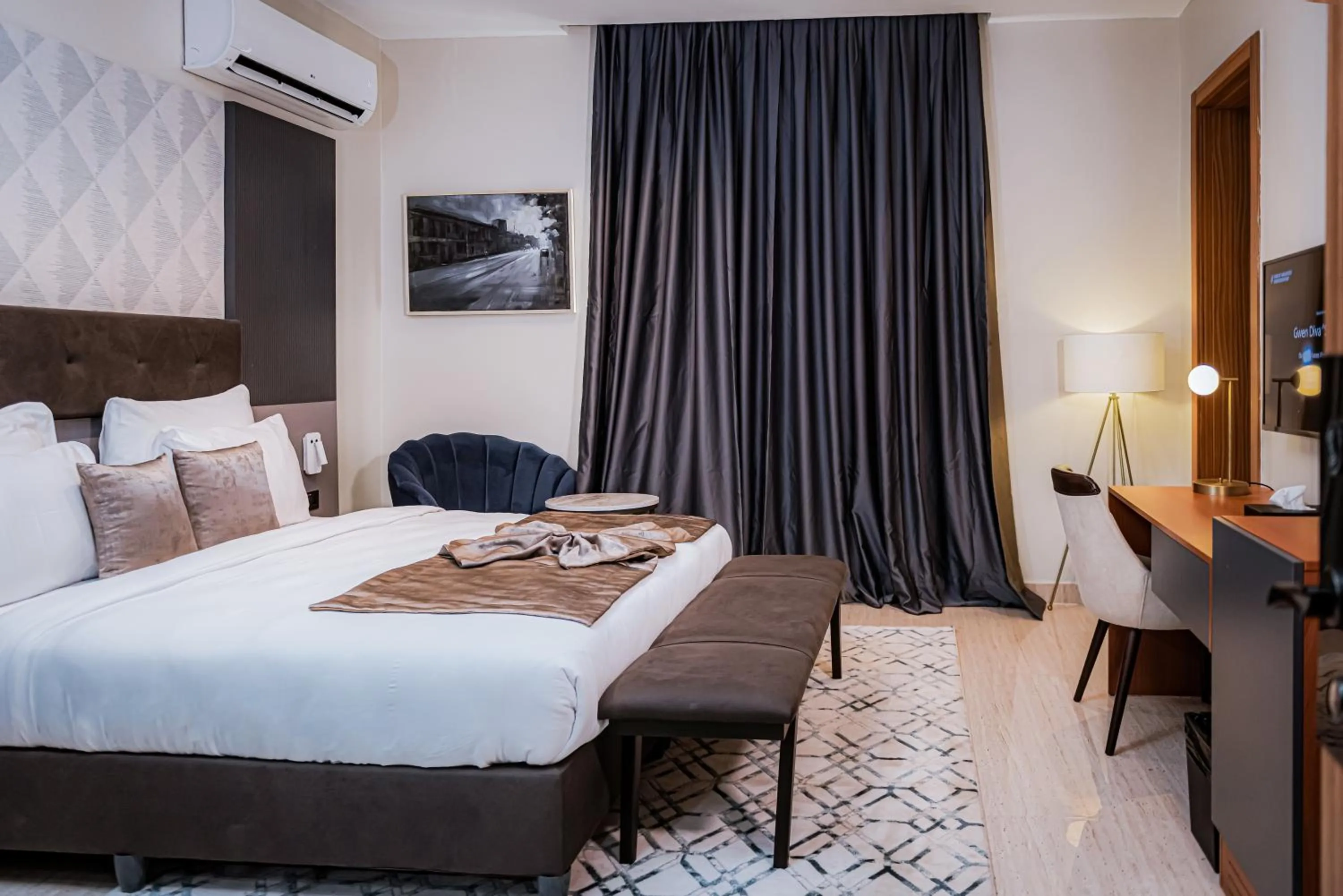 TV and multimedia, Bed in Wali's Suites