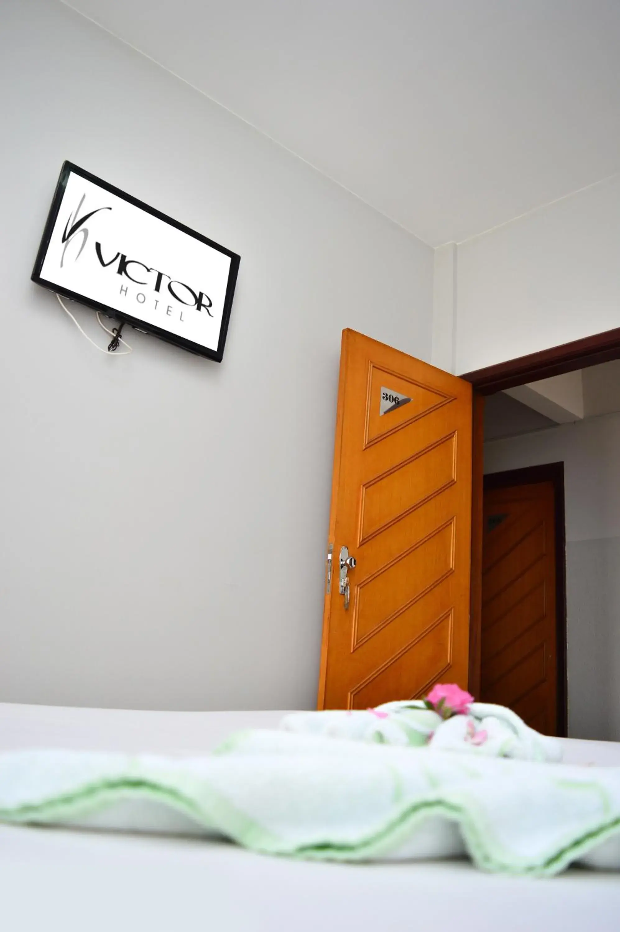 Budget Twin Room in Hotel Victor Budget Twin Room in Hotel Victor