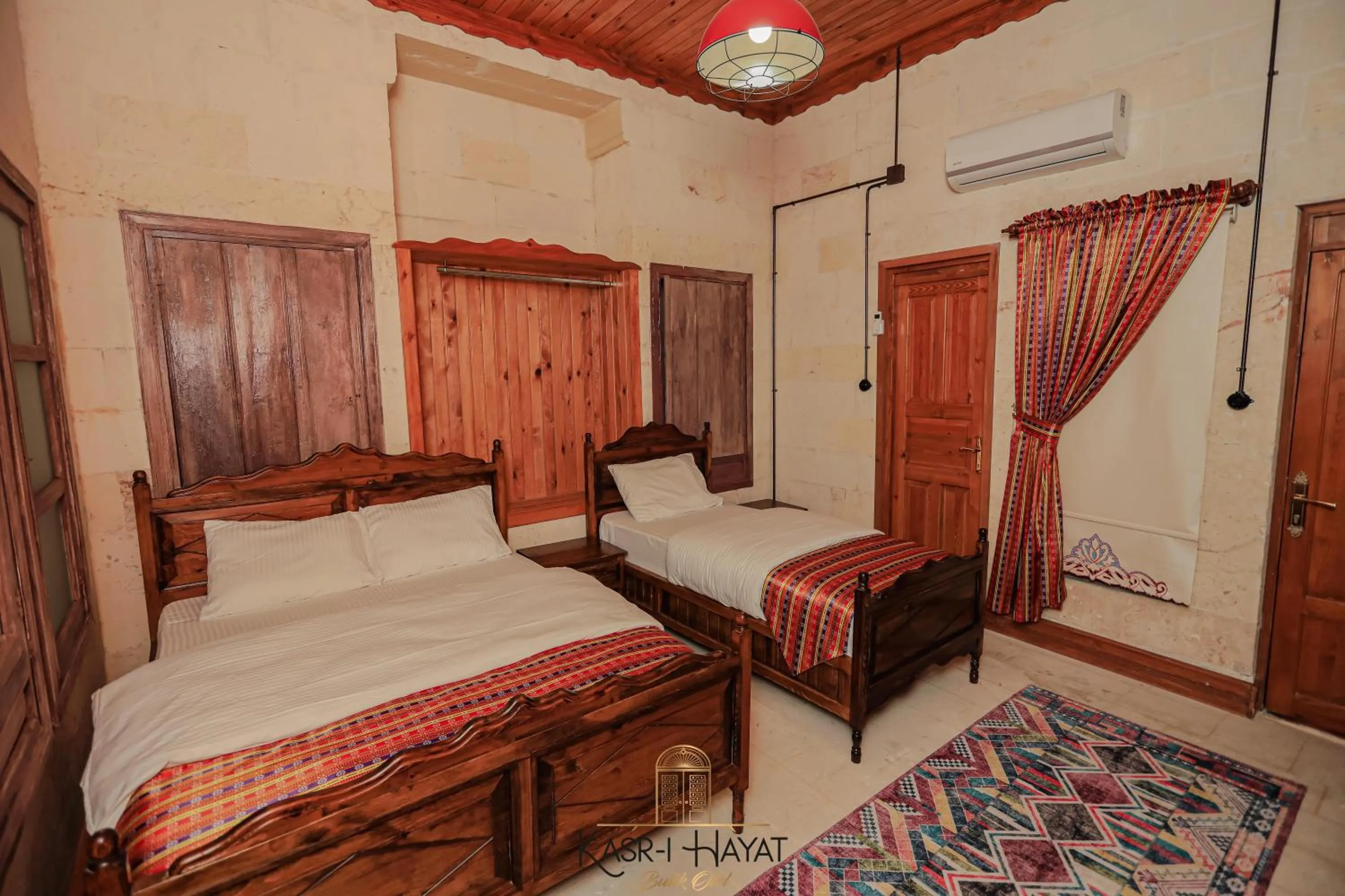 Bedroom in Kasr-ı Hayat