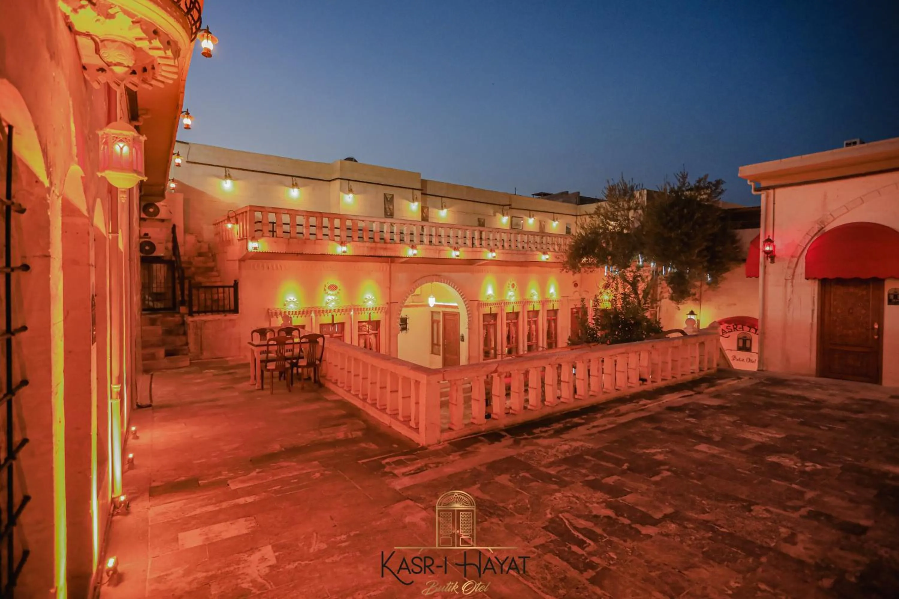 Night in Kasr-ı Hayat