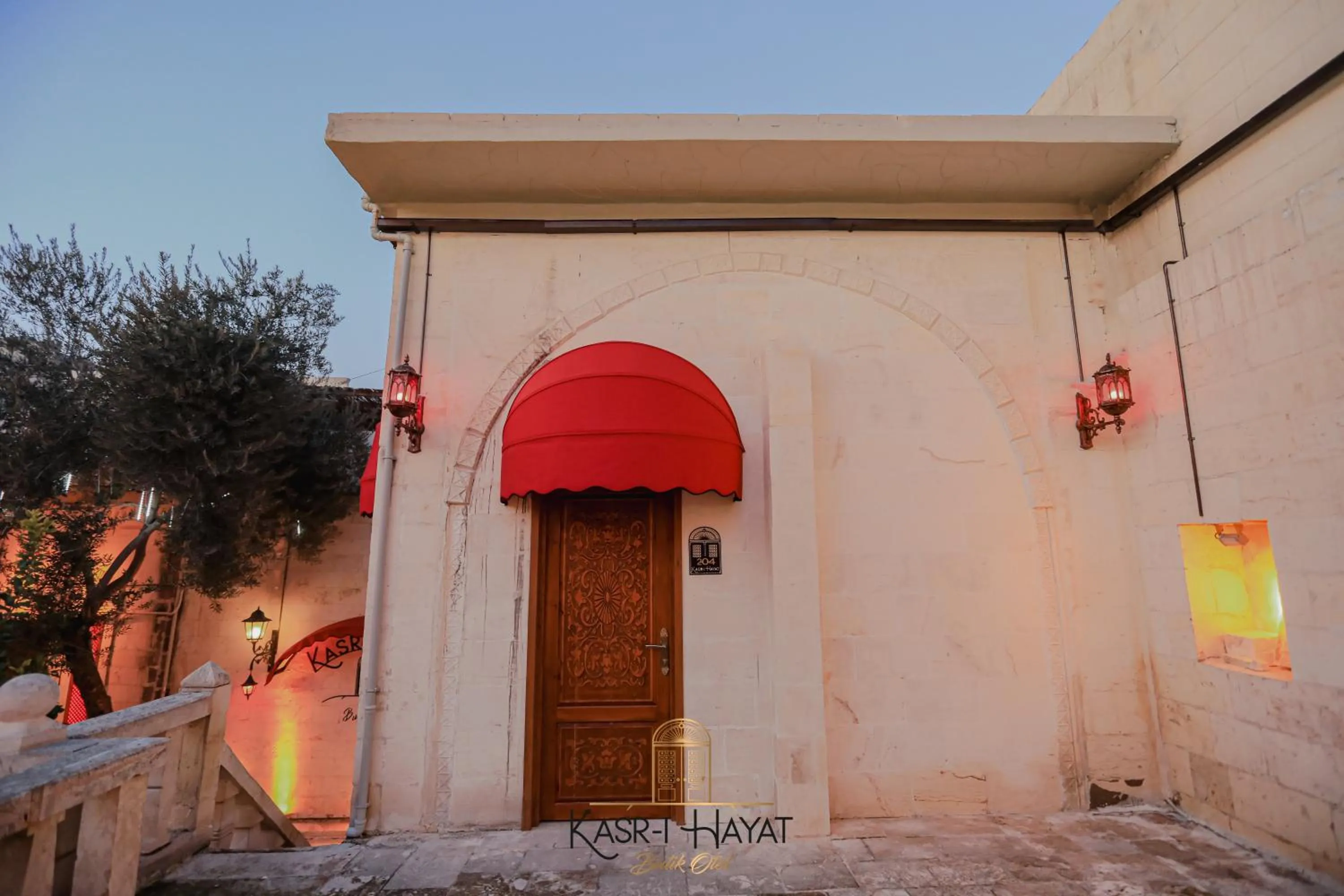 Property building in Kasr-ı Hayat