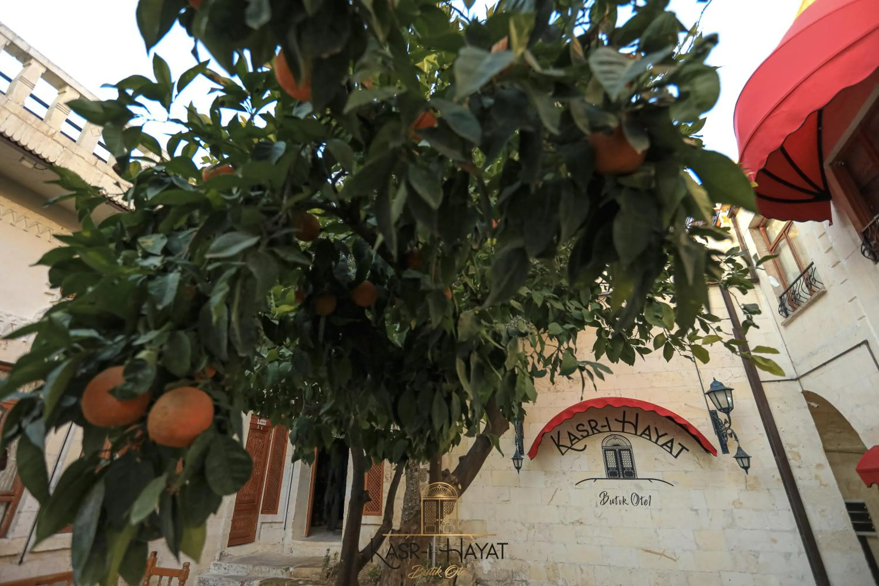Property building in Kasr-ı Hayat