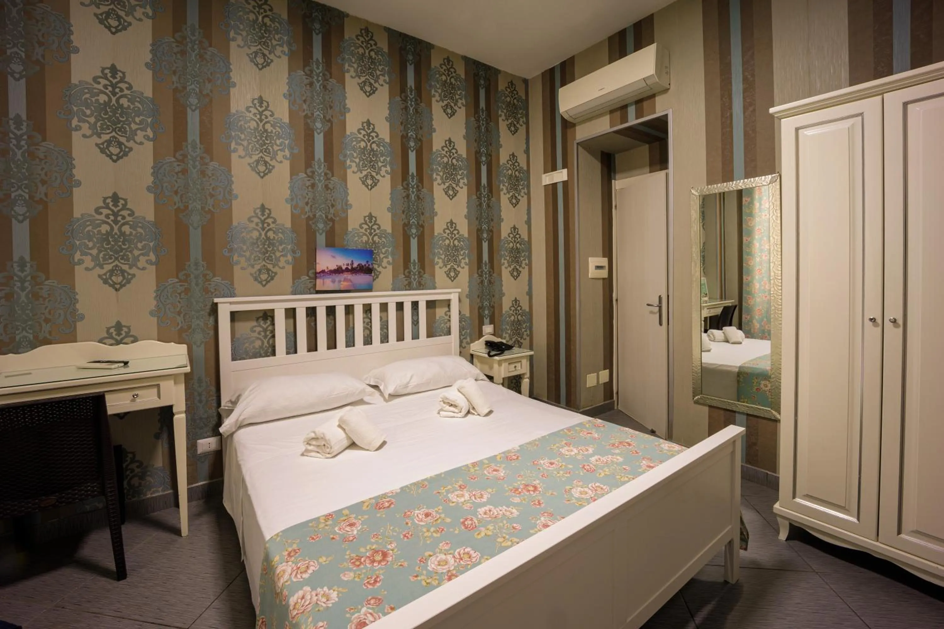 Bedroom in New Sayonara