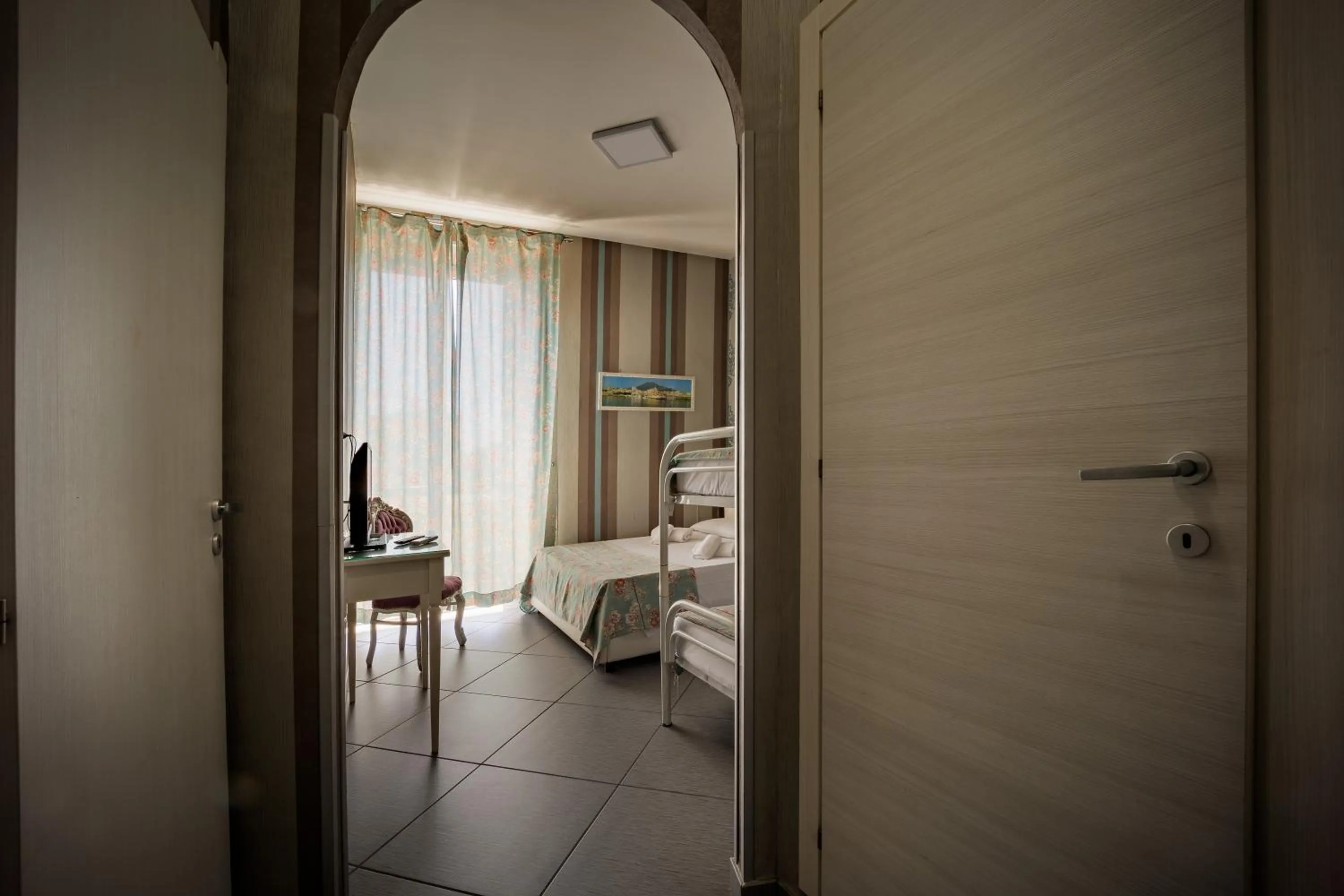 Photo of the whole room in New Sayonara