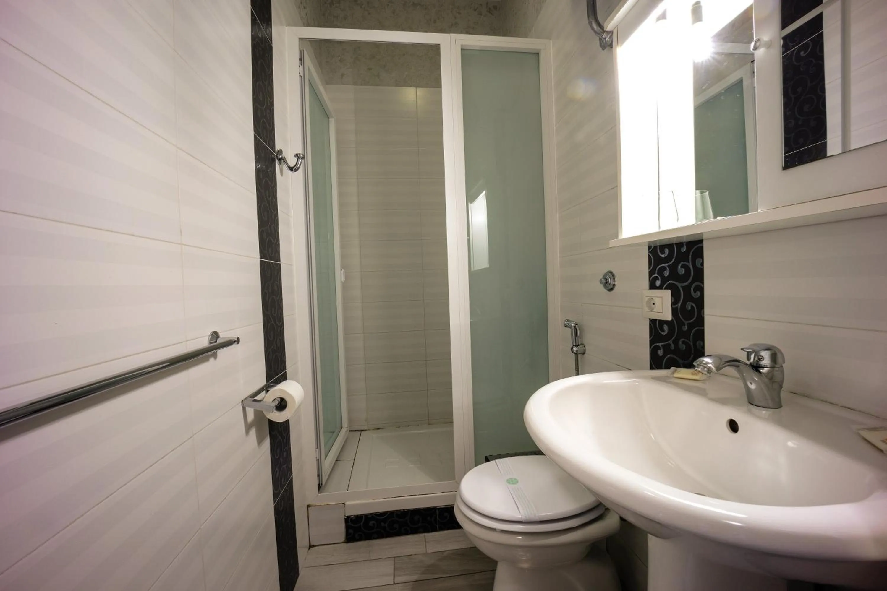 Bathroom in New Sayonara