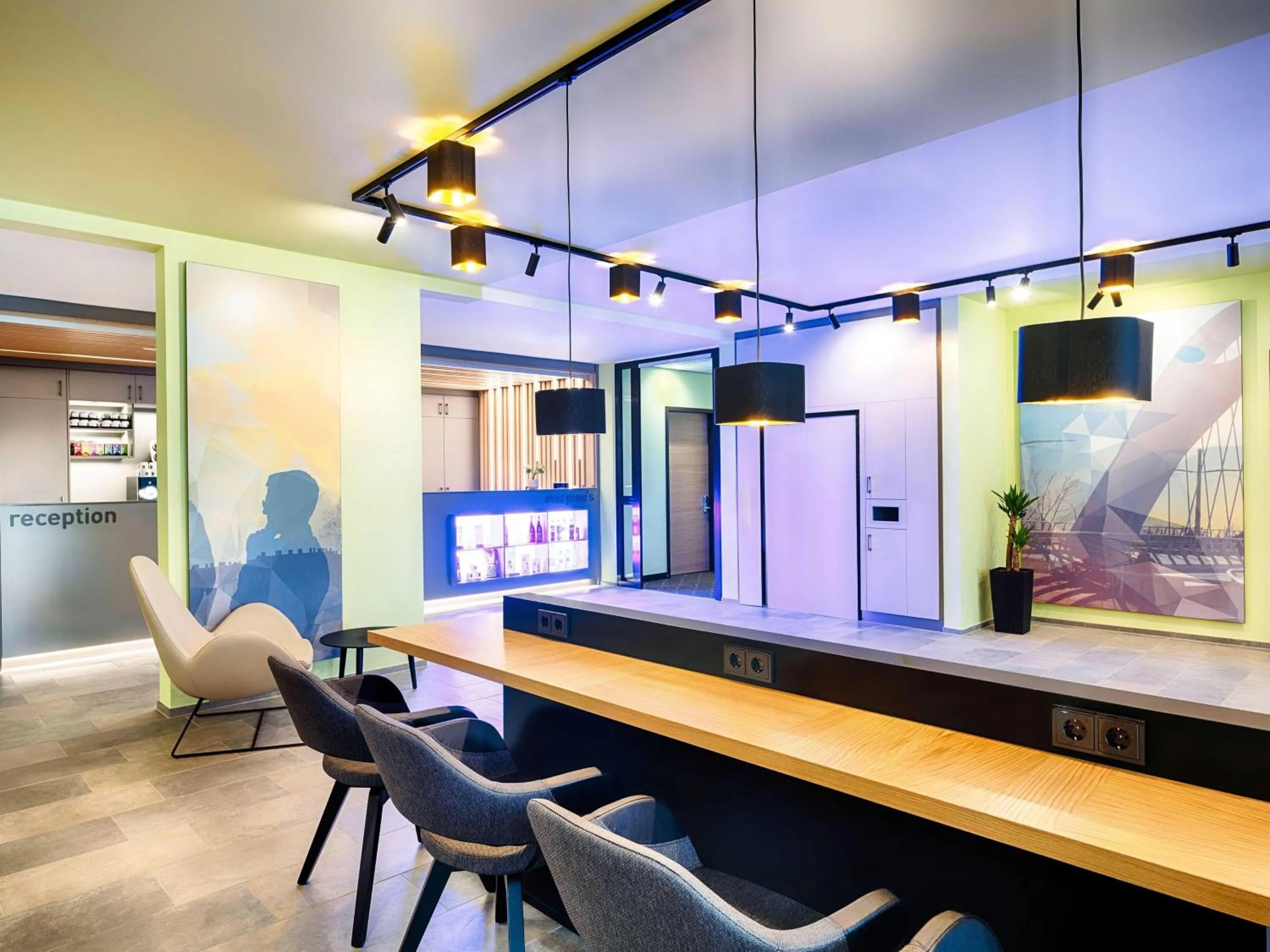 Lounge or bar in B&B Hotel Kehl