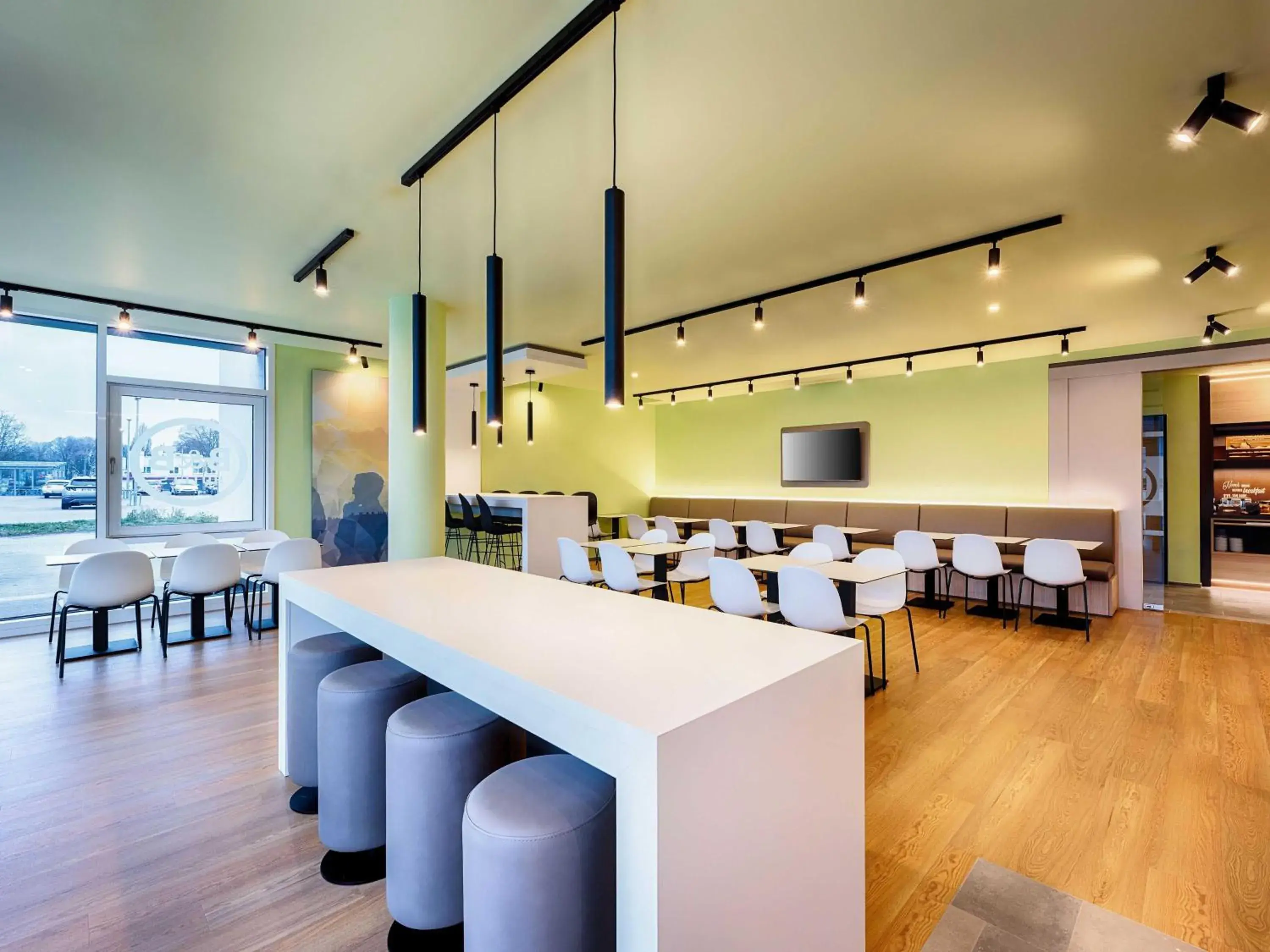 Lounge or bar in B&B Hotel Kehl Lounge or bar in B&B Hotel Kehl