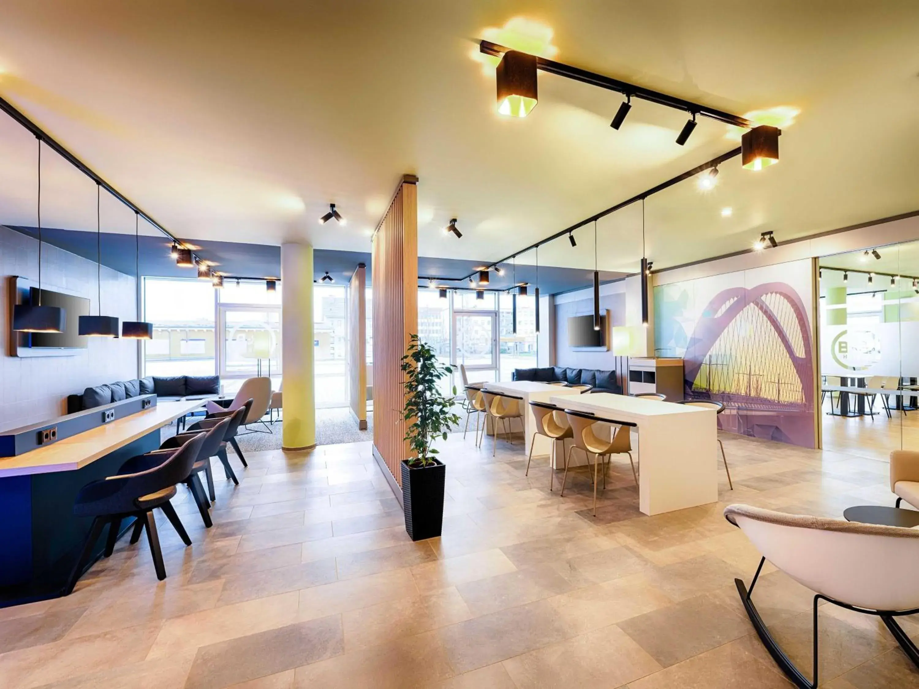 Lounge or bar in B&B Hotel Kehl Lounge or bar in B&B Hotel Kehl